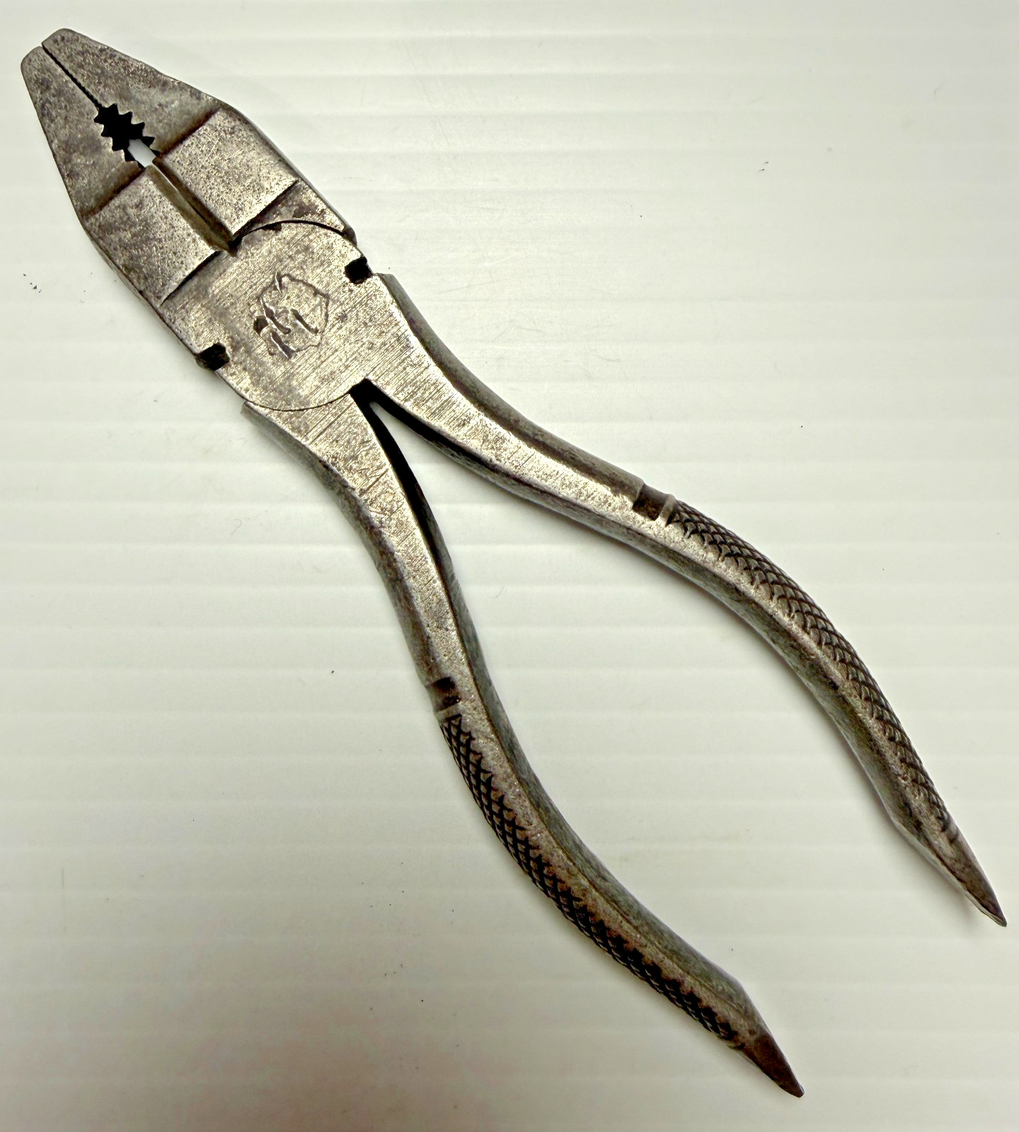 Vintage Unbranded Lineman’s Pliers Decorative Screwdriver Handles 6-1/4″ Long