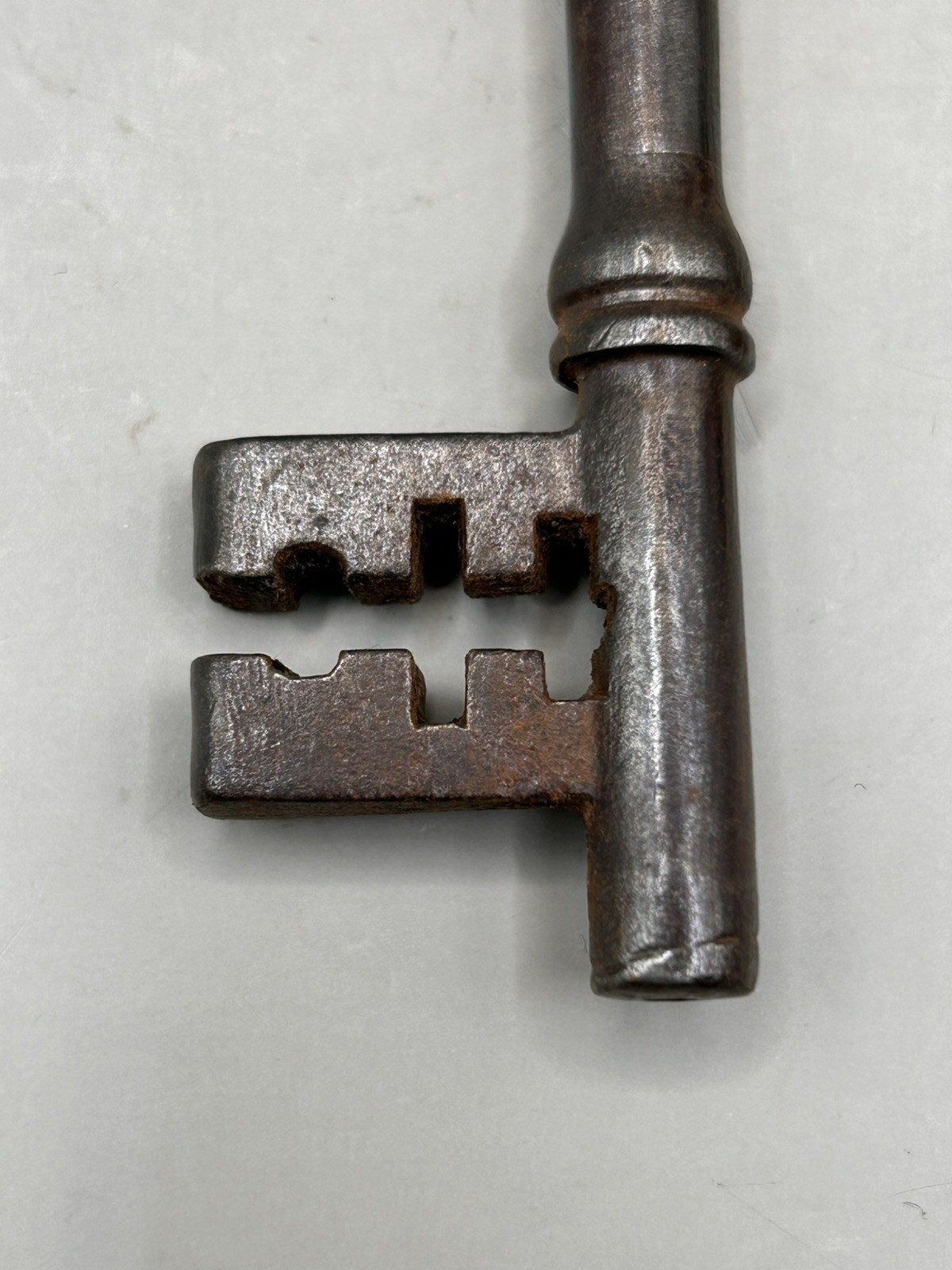 2 Antique Keys ring fob Steampunk Display Prop Rusty Decor largest 4.25” approx