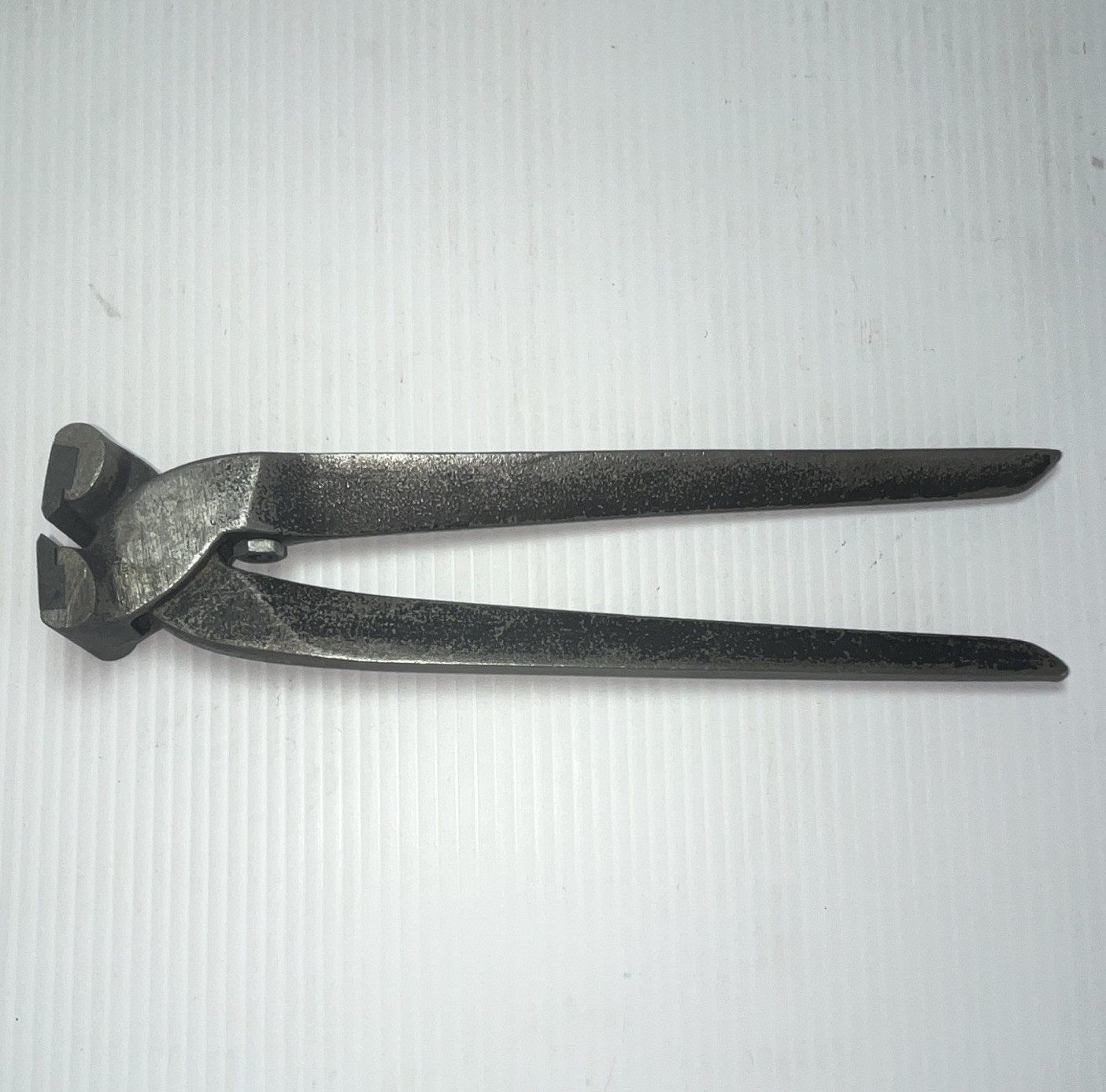 Vintage Metal End Cutting Nippers / Pliers Hand Tool Approx 8 in