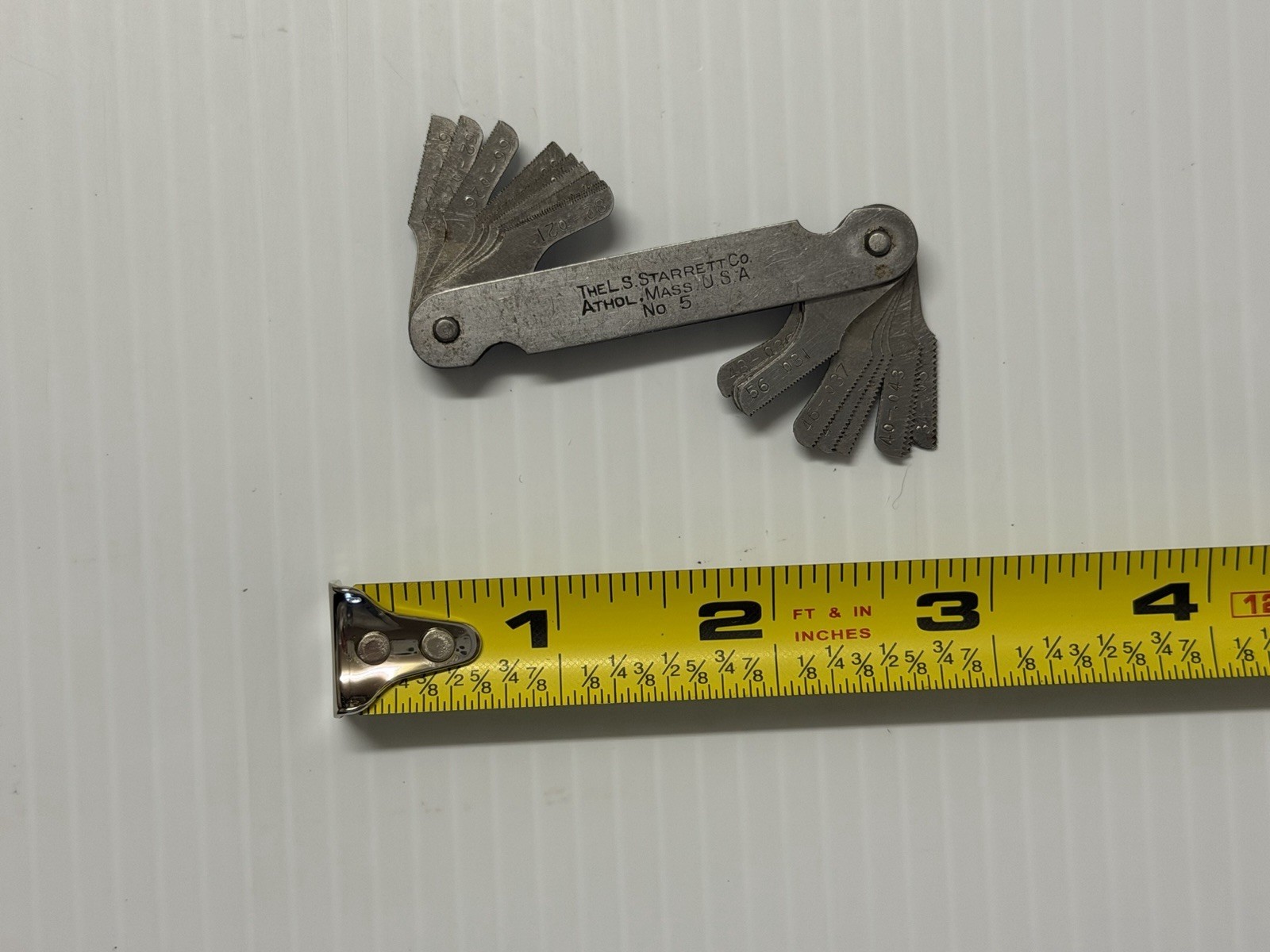 VINTAGE L.S. STARRETT No. 5 Screw Pitch Gage. 26 Pitches from 32 to 82 Tpi