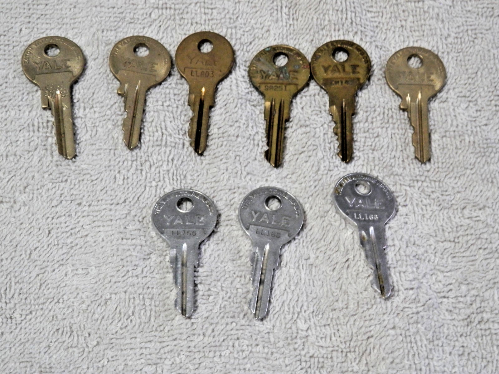Vintage Lot of 9 The Yale Towne Mfg. Co. Keys Marked SR251,LL803,CH140,LL166