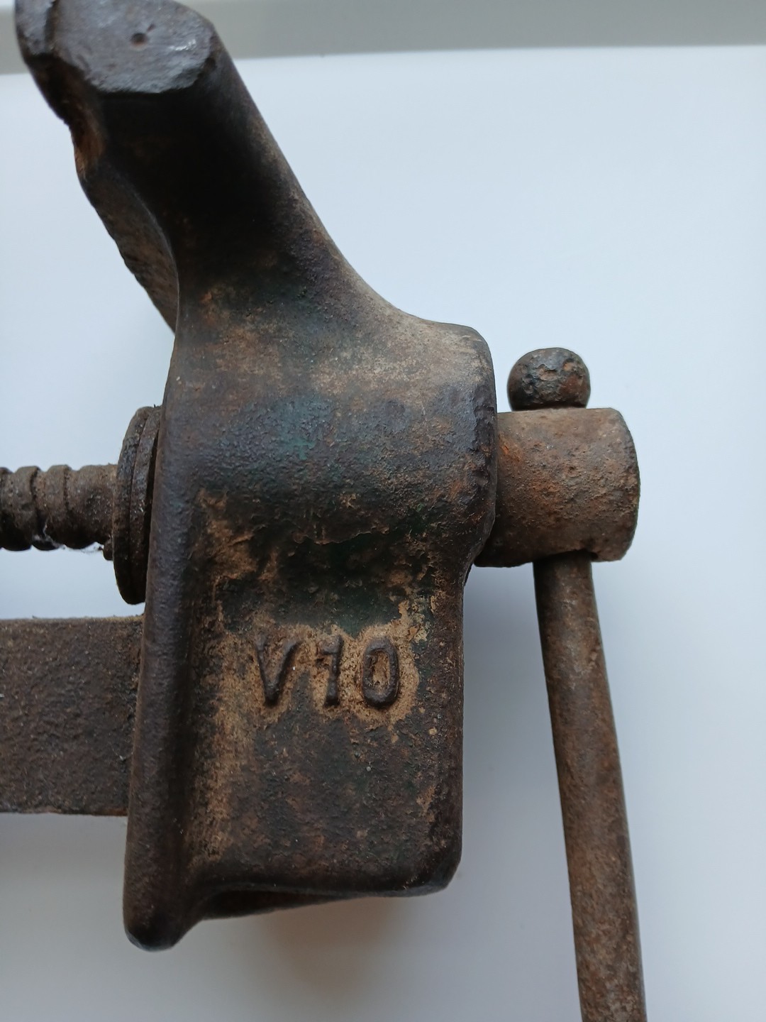 LAKE SIDE JAW ANVIL VISE, V11, V10 CAST IRON LAKE SIDE VICE For Parts Read Dsc