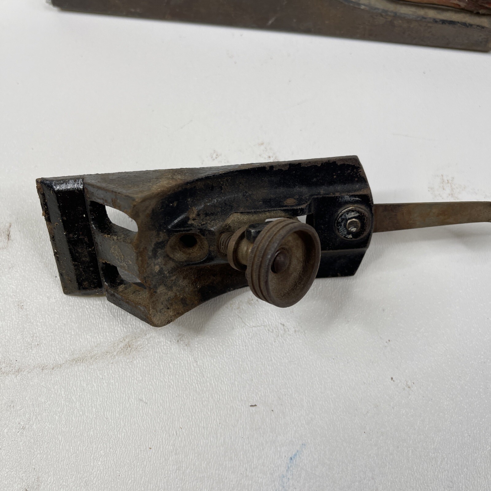 Vintage Unbranded Carpenter’s Wood Hand Plane Tool 9.5” Made in USA! C 72