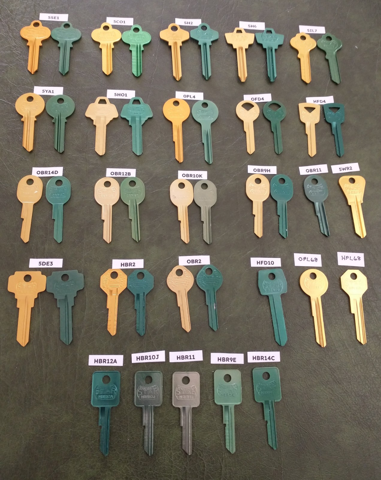 Assorted Star Anodized Aluminum Key Blanks, Gold And Green, 44 Count