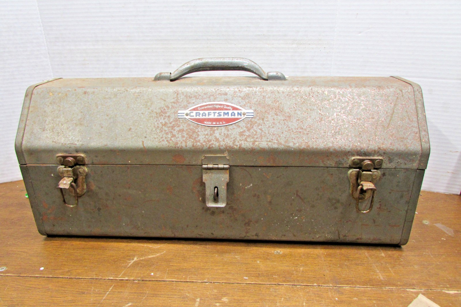 Vintage Caftsman Tombstone tool box approx 20″x6″x4″ No Tray