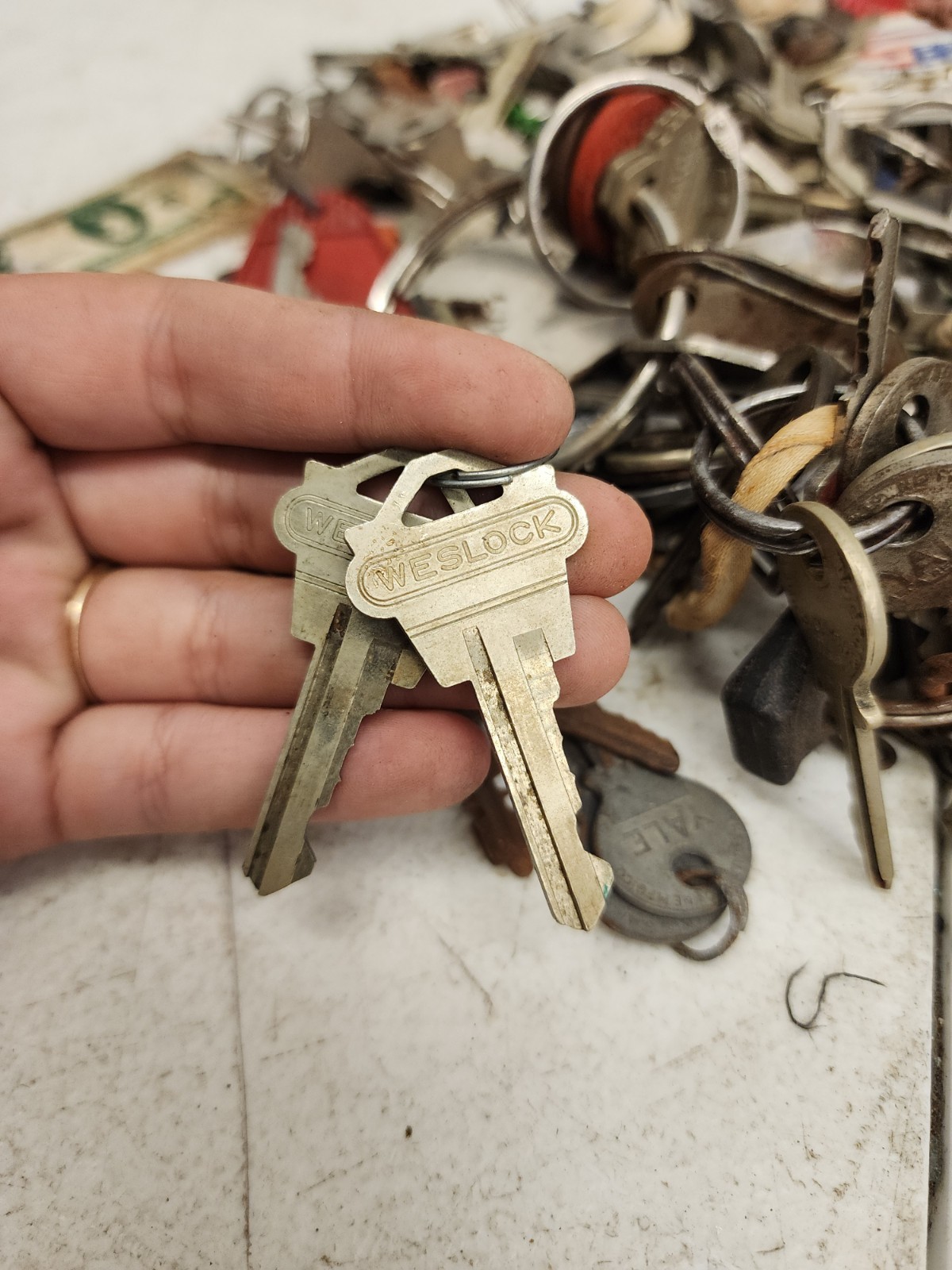 Keys Qty 100+ Assorted Mix, Various Kinds, Great for Crafts.