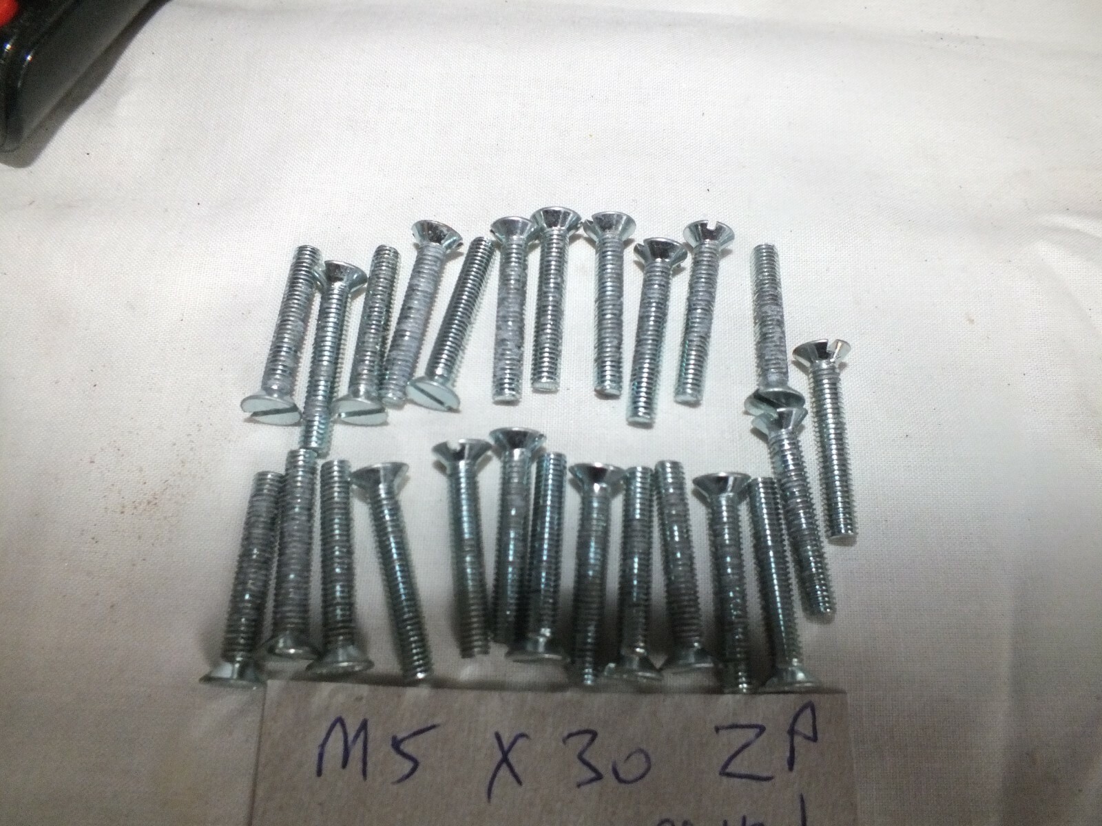 M5 X 30 COUNTERSUNK STEEL – SLOTTED – ZP – X 25