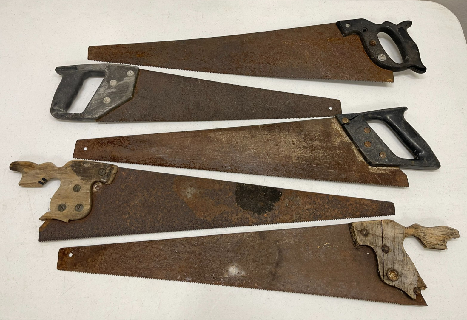 Lot of 5 Vintage Antique Hand Saws Rusty Blades Wood Plastic Handles Decor