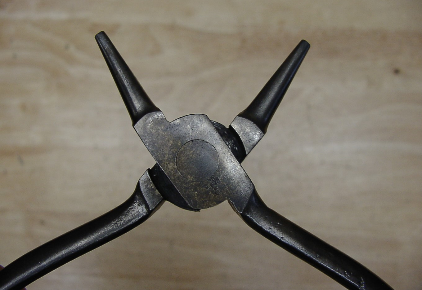 Vintage Kraeuter U.S.A. 1611-6,6-1/8″ Round Nose Pliers,1/8″ Tips,Jeweler,XLINT!