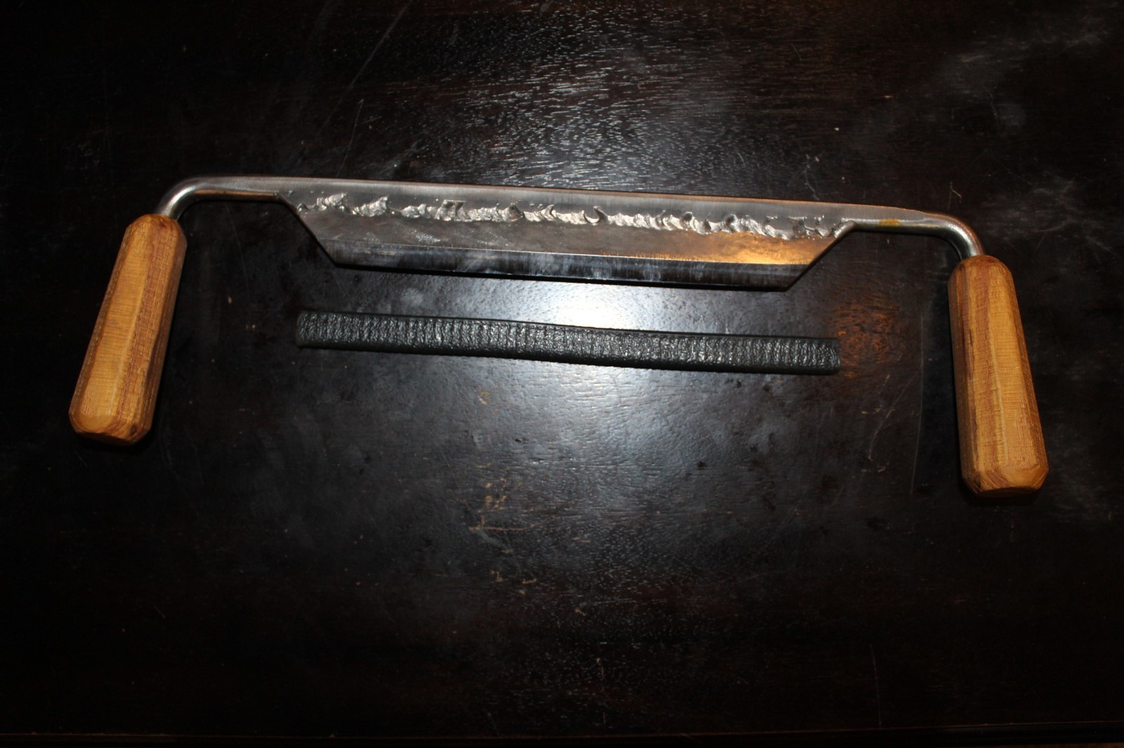 Bastionhead Woodworks Original 10-inch ‘Hollowback’ Drawknife – Bevel-down