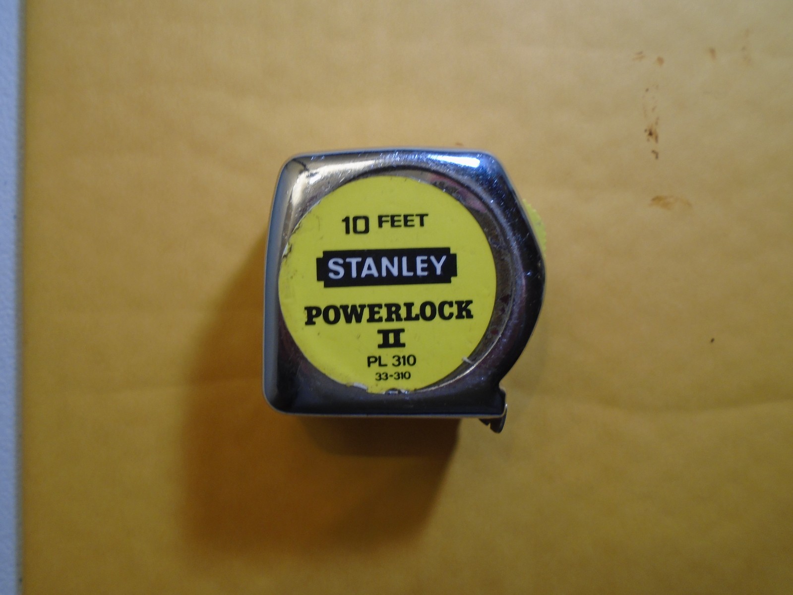 VINTAGE STANLEY TAPE MEASURE , POWERLOCK ( STANLEY 10 FEET TAPE MEASURE )
