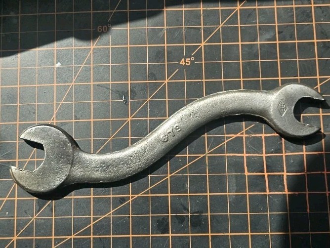 Vintage Diamond Edge Tools 679 “S” Shaped Wrench 3/4″ & 7/8″
