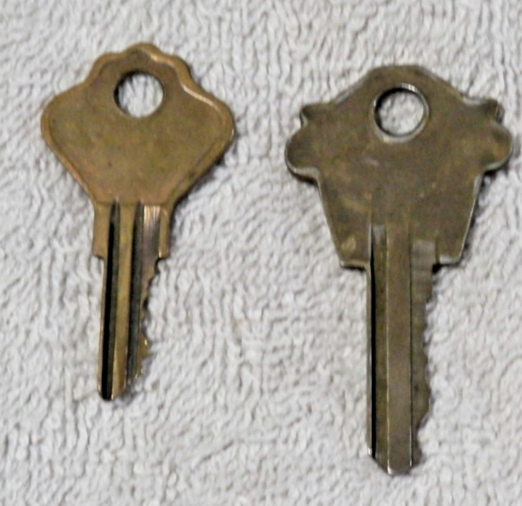 Vintage Lot of 2 Curtis Eastlake, O. Keys Marked EL8 & WK2