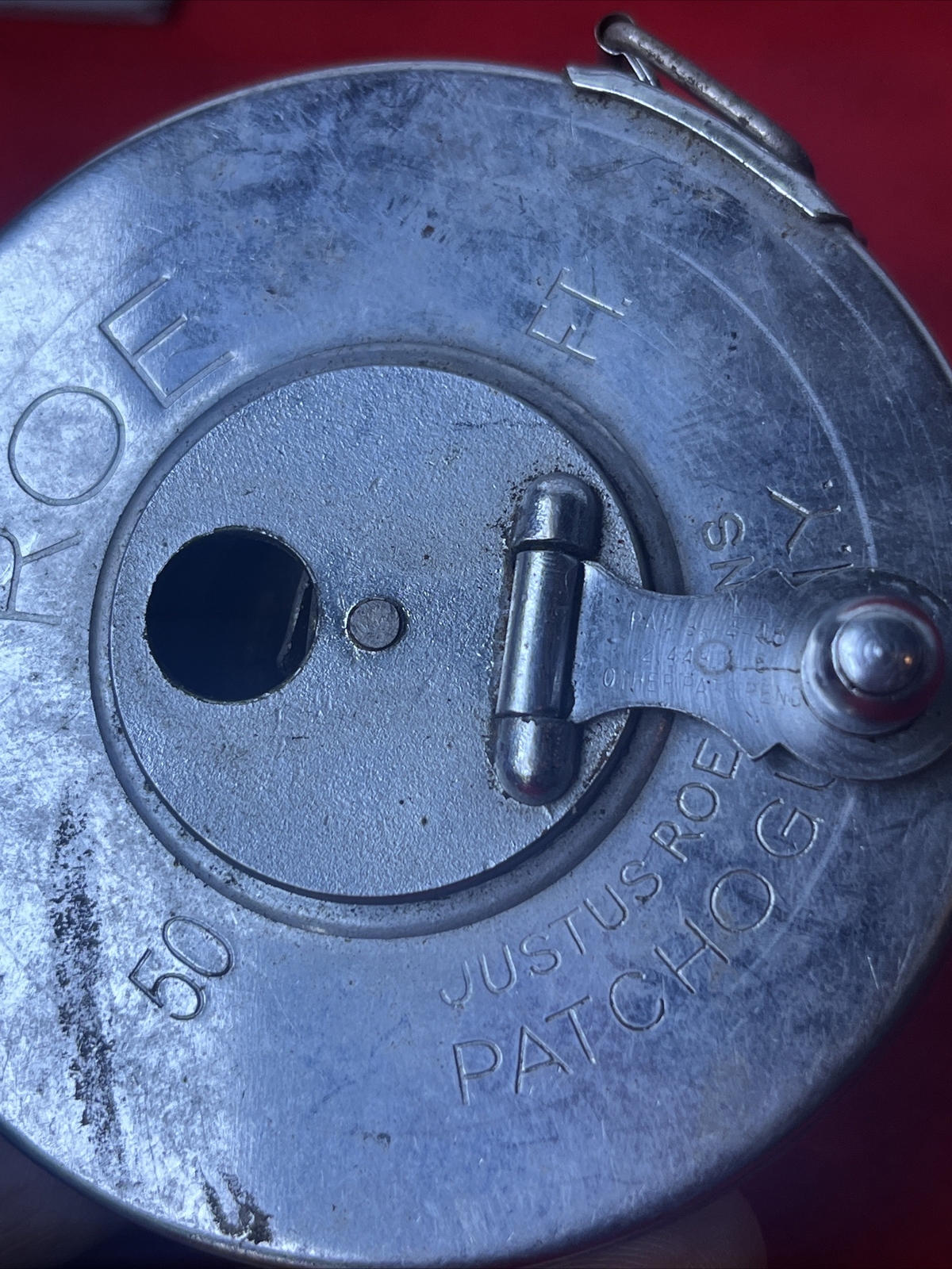 JUSTUS ROE & SONS 50 FOOT METAL TAPE MEASURE VINTAGE FT PATCHOGUE N.Y. USA(t48)