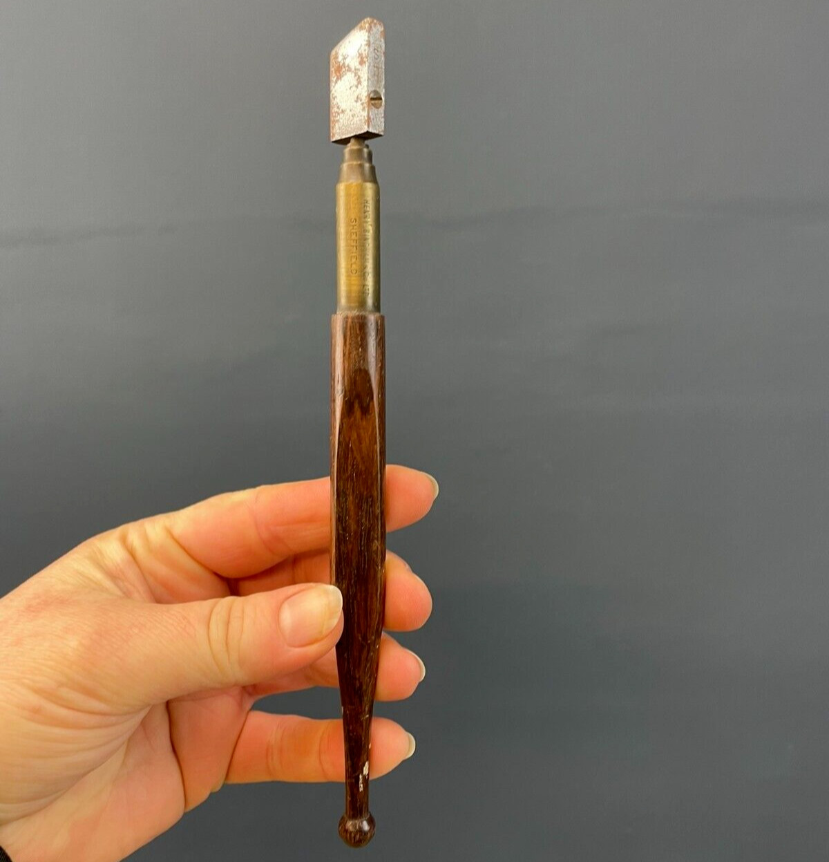 VINTAGE HENRY BINGHAM & CO LTD WOODEN BRASS GLASS CUTTER/ CUTTING TOOL
