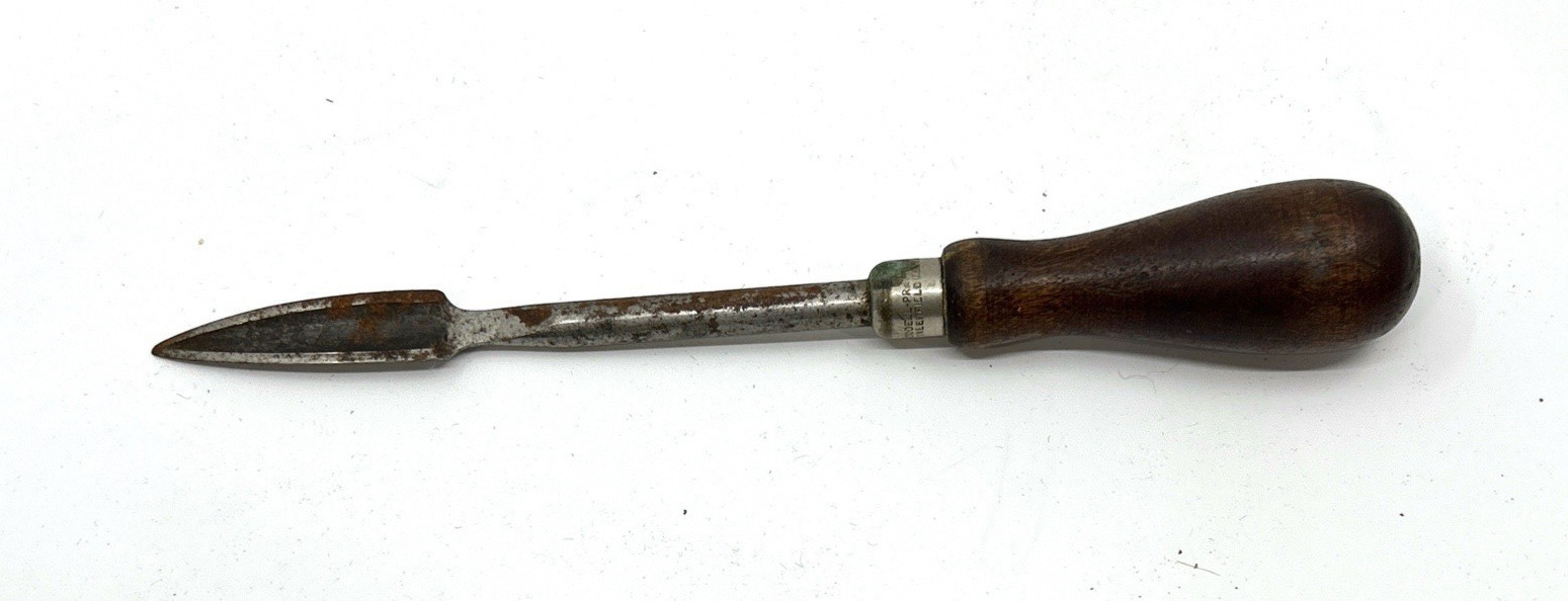 Antique Goodell Pratt Turn Screw Wooden Handle Screwdriver Baring Scraper Tool