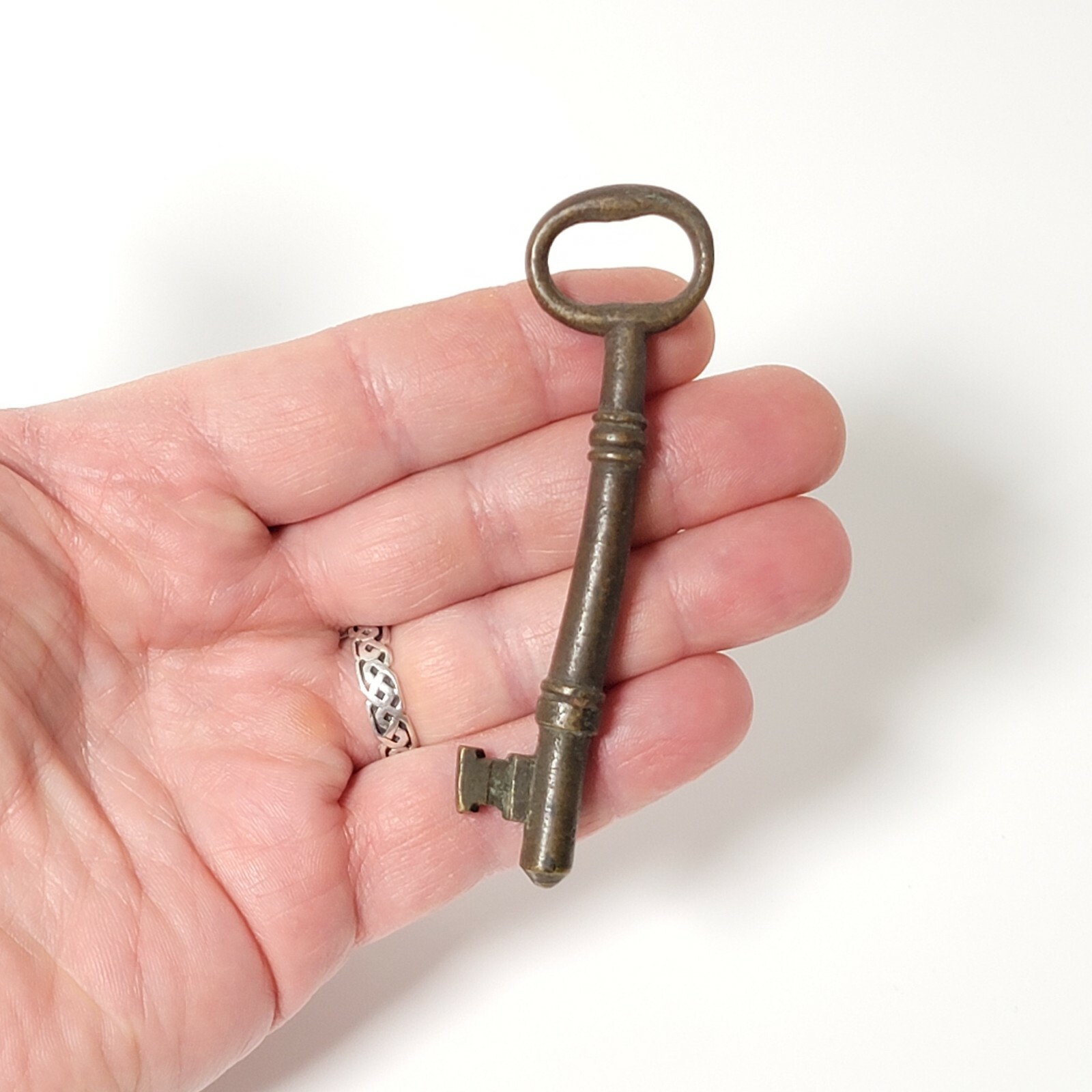 Vintage Brass or Bronze Solid Barrel Antique Skeleton Key Approx 3 5/8″ Long