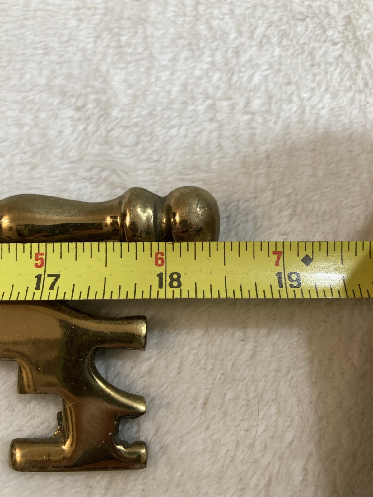 ANTIQUE/VINTAGE STYLE LARGE Brass 18.5” ORNATE SKELETON KEY WALL HANGING