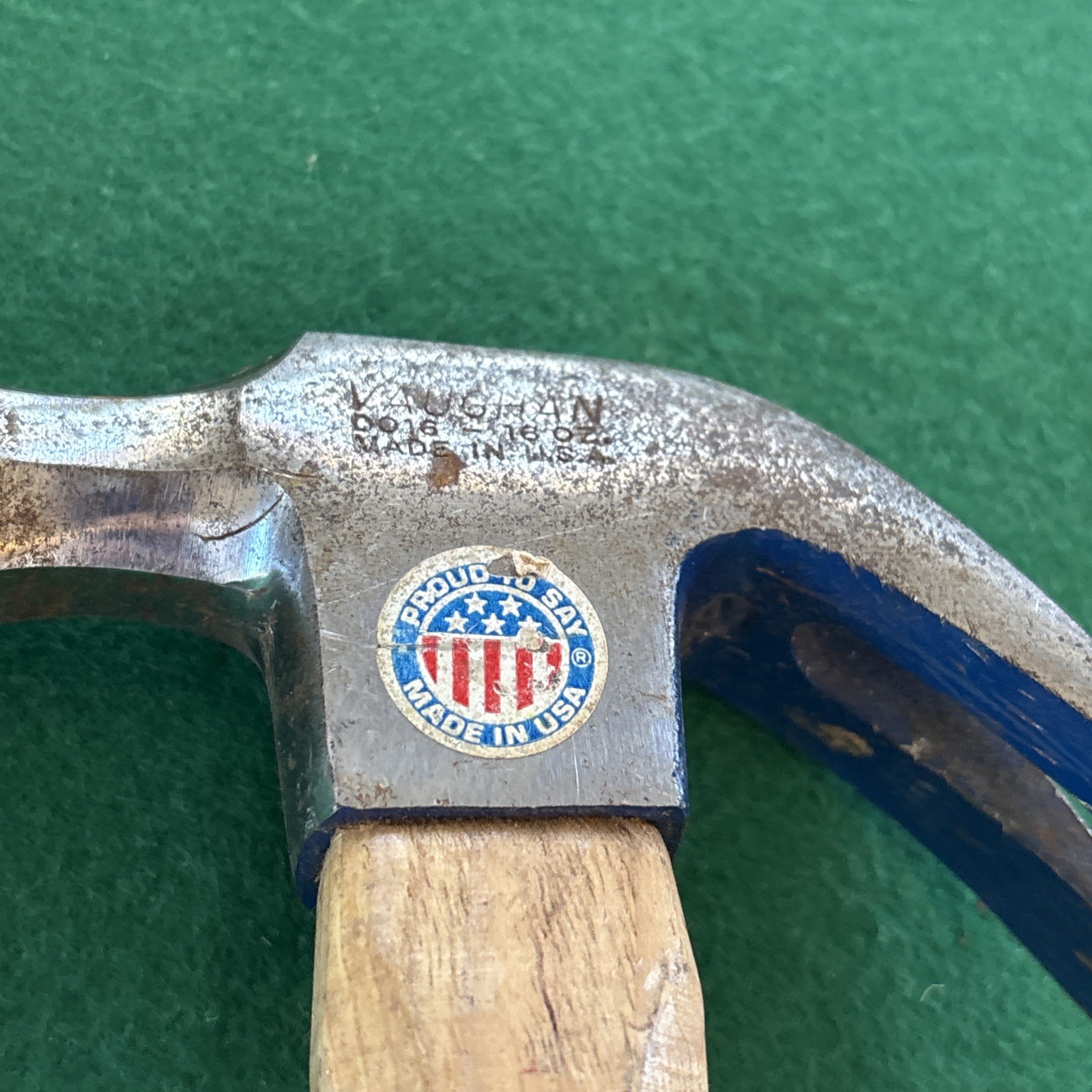 VINTAGE VAUGHAN DO16 16-OZ CLAWS CURVED HAMMER WOOD HANDLE MADE IN USA