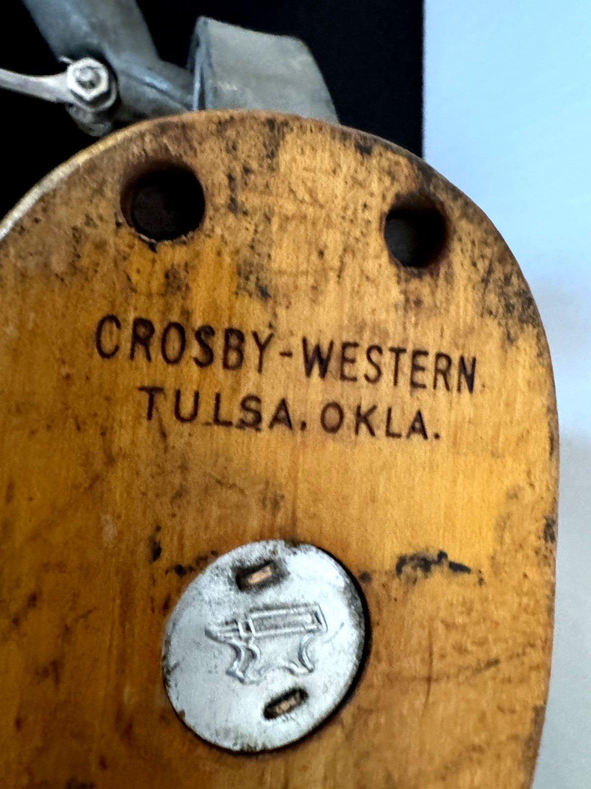 (2) VTG. MCKISSICK CROSBY WOOD PULLY 3 WHEEL BLOCK & TACKLE 23-4 (3 WHEEL&HOOK)