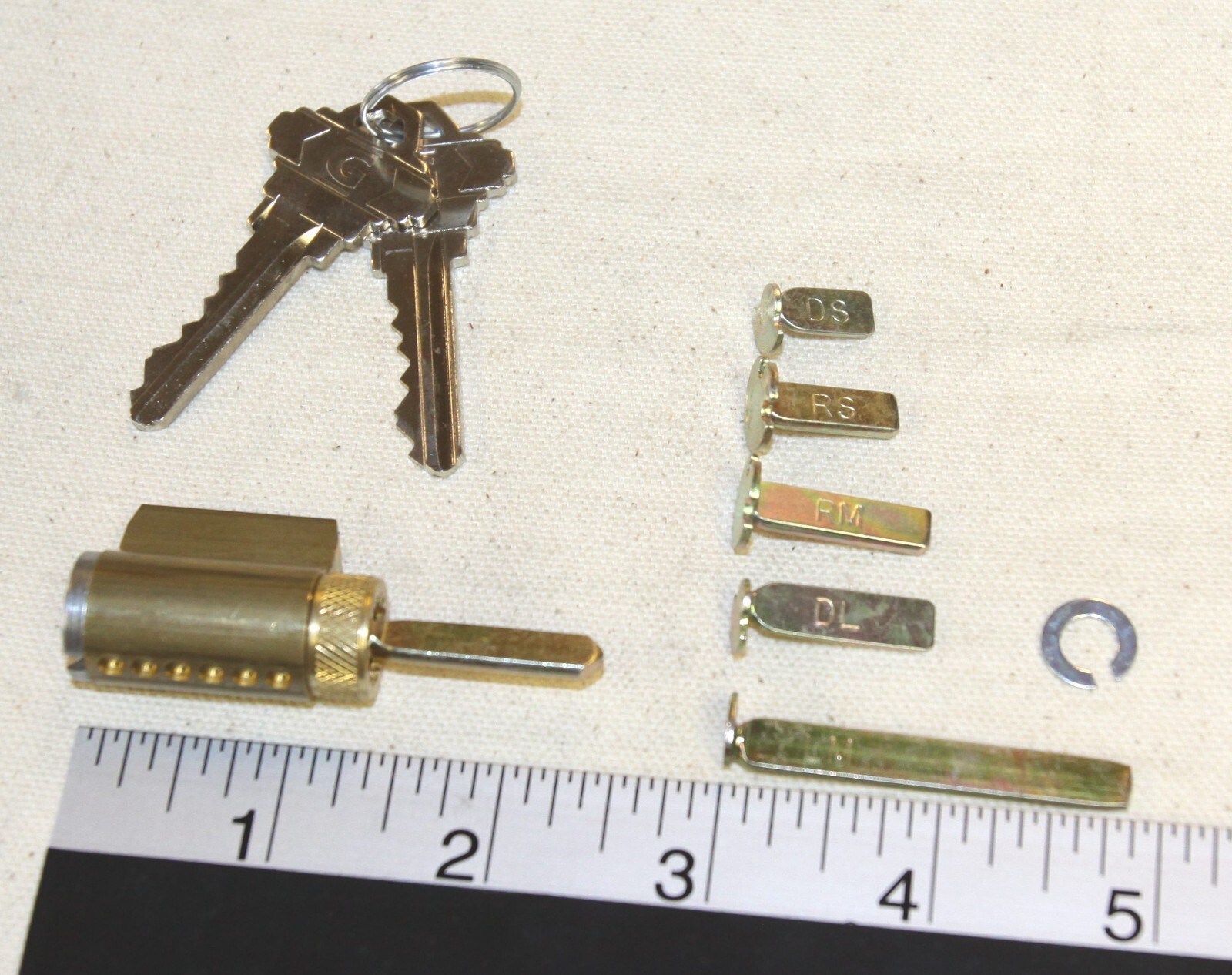 Schlage door lock KIK cylinder with 2 working keys & extra parts – Tested good