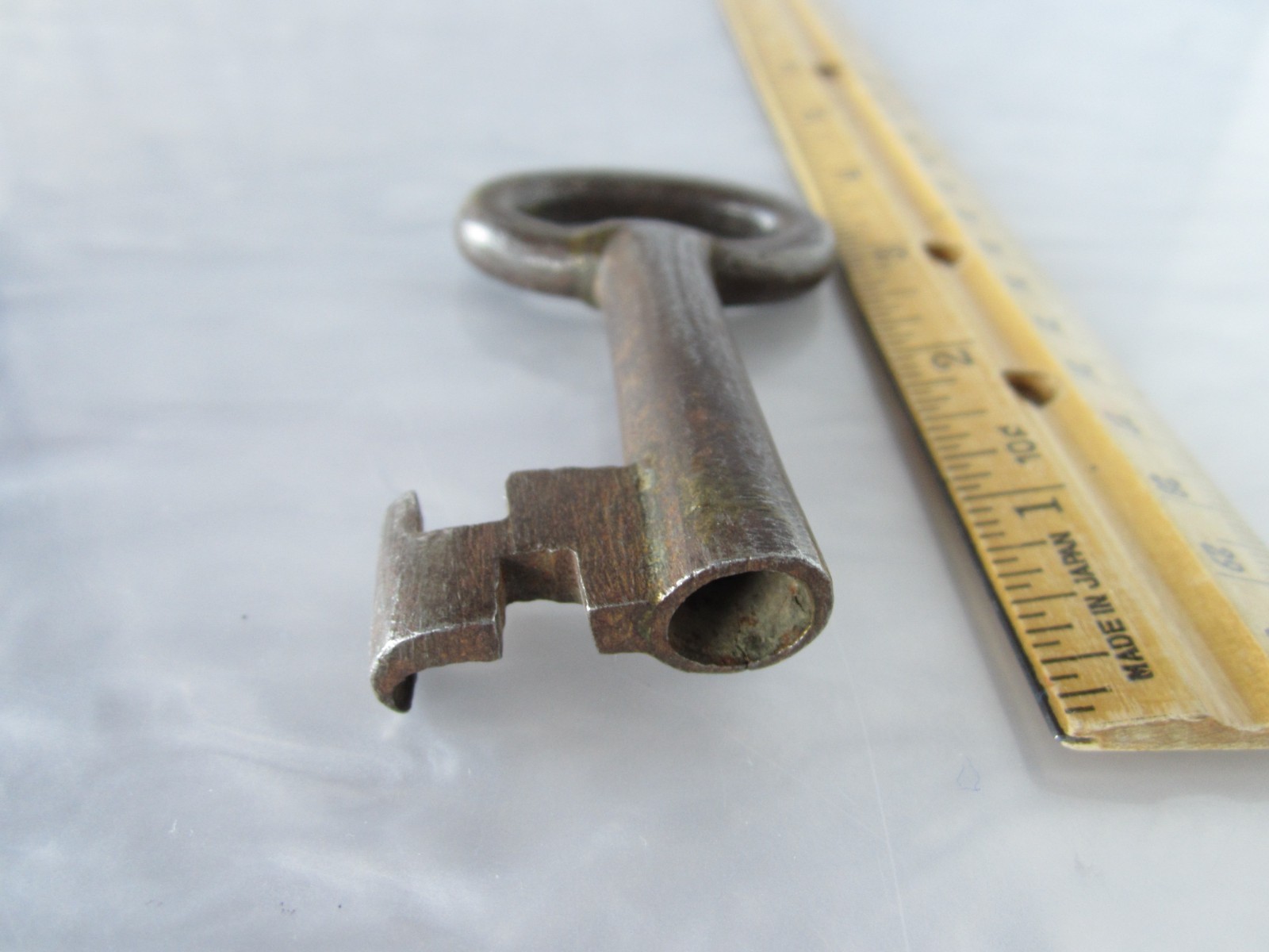 NICE ORIGINAL ANTIQUE 18th – 19th CENTURY LARGE IRON SKELETON KEY 3.75” LONG