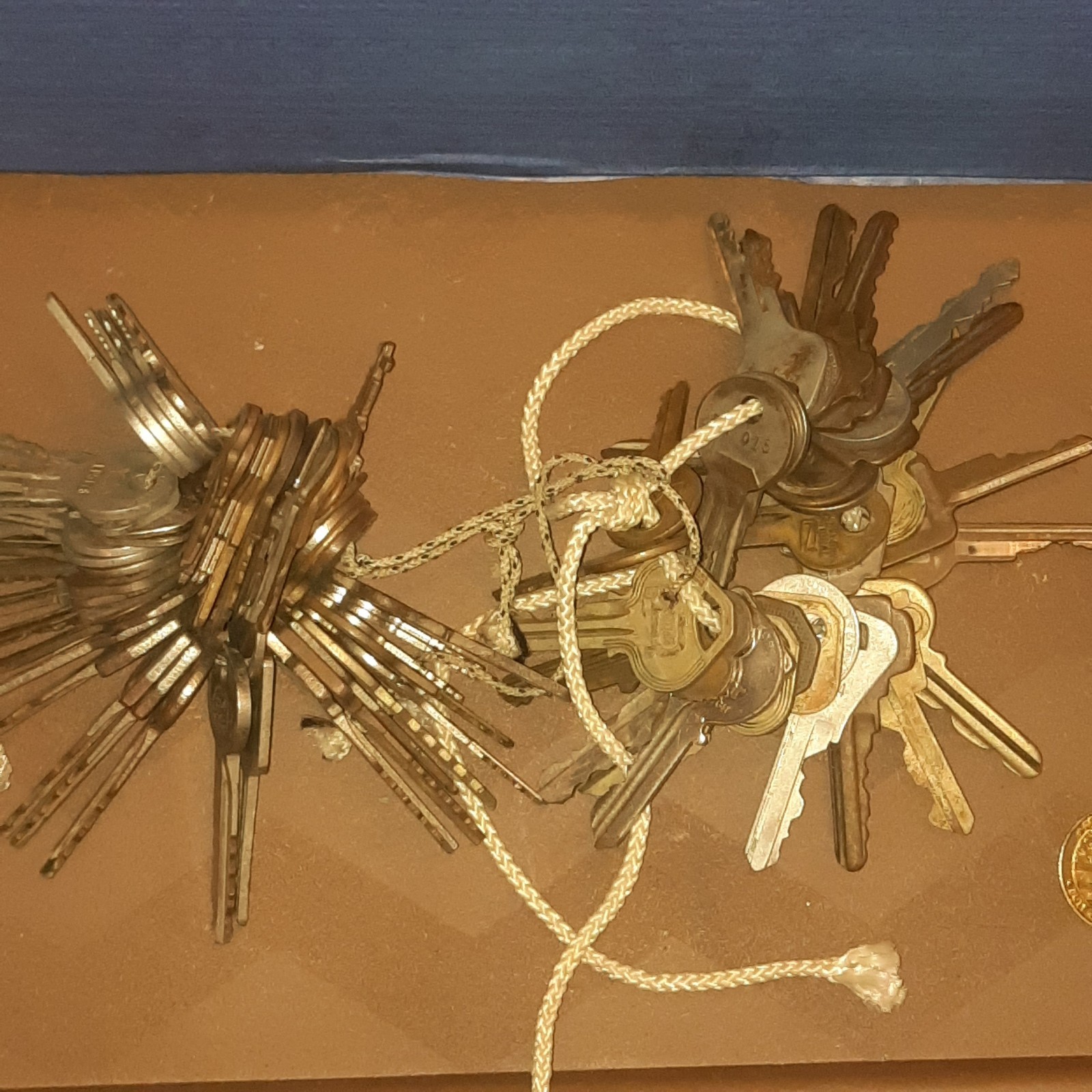 Vintage Keys Mixed Skeleton Key, Key Chains, car, padlock, door,hotel.