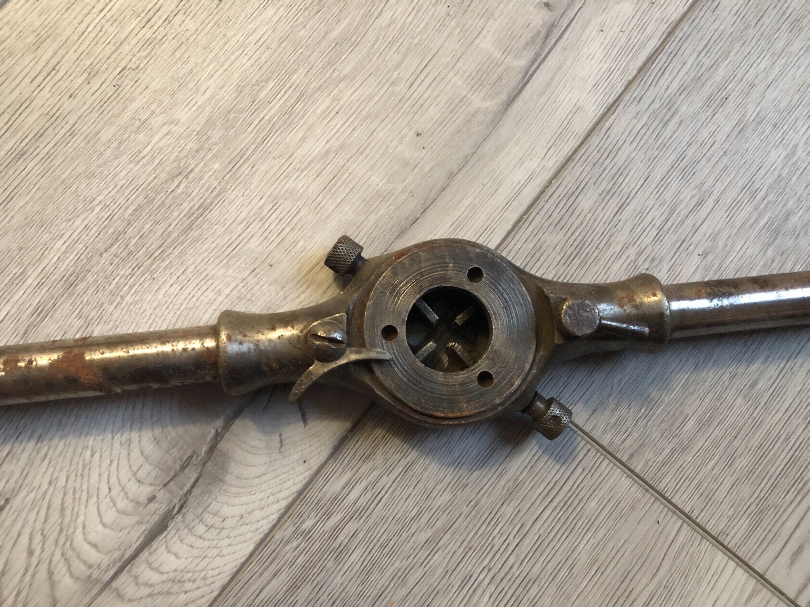 F. E. Wells & Son 3/8 16 Pipe Threader