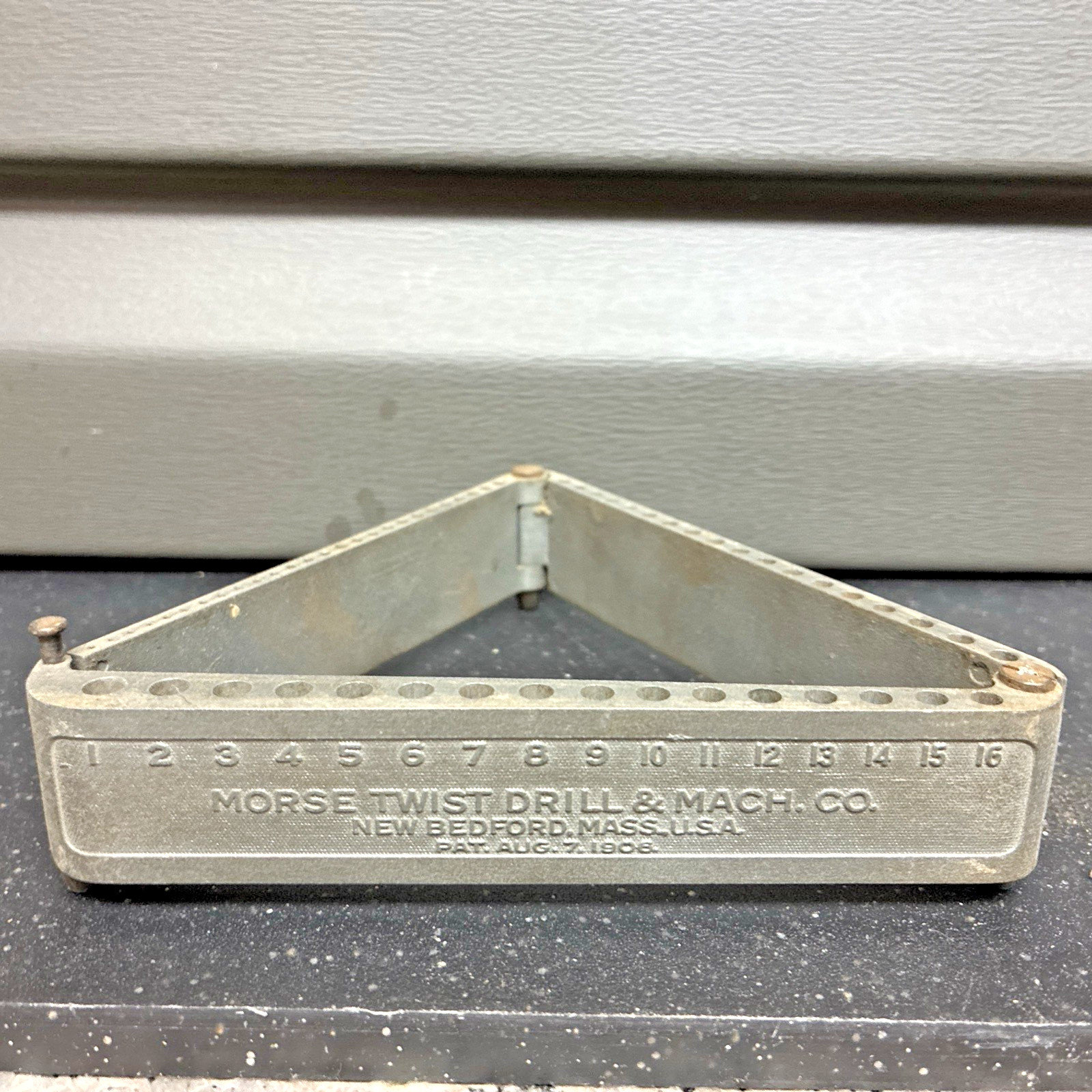 Vtg. MORSE TWIST DRILL MACHINE CO. Nickel-Plated Drill Bit Stand 1/16″ To 1/2″