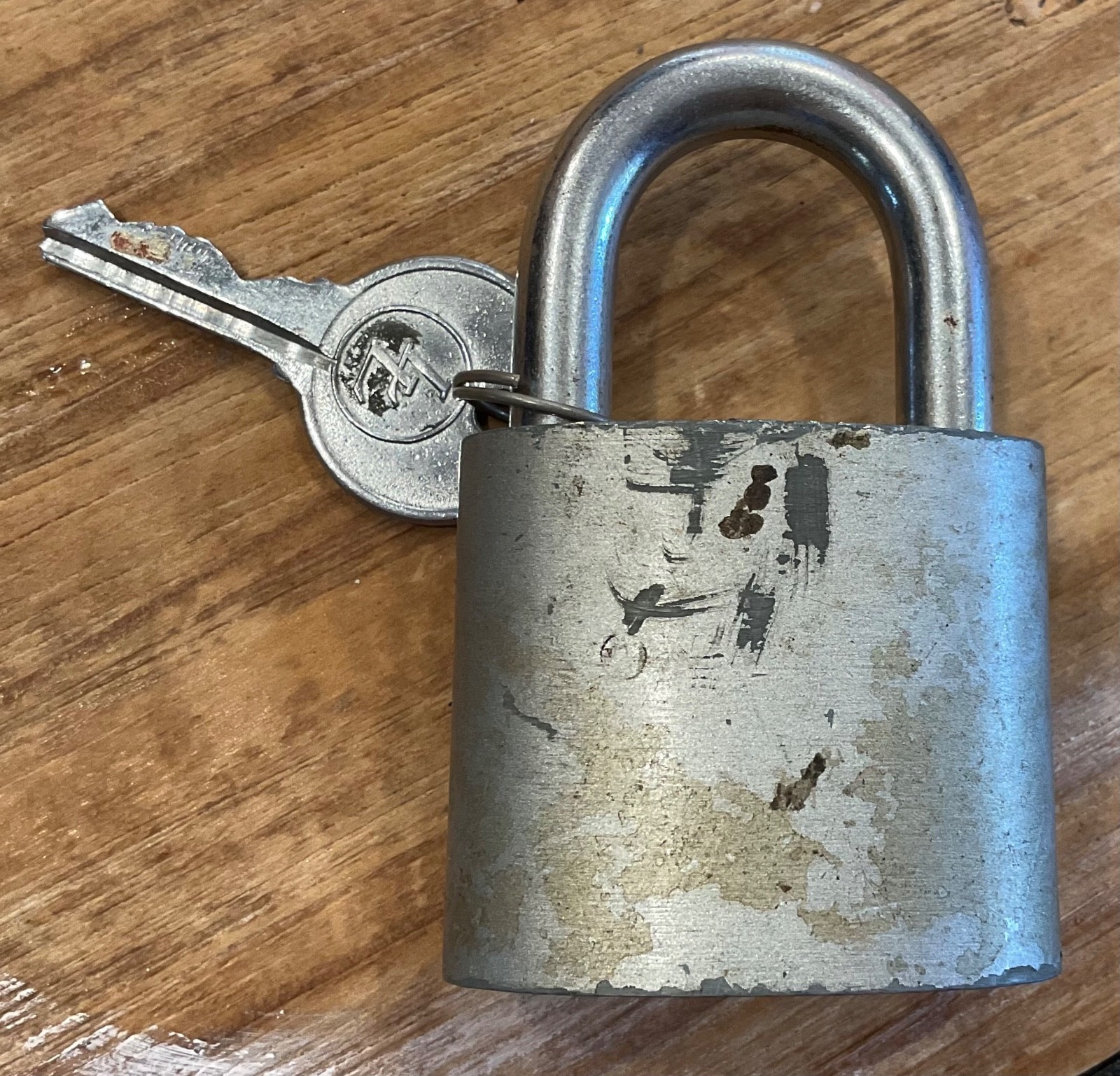 VINTAGE 1940-1950’S LUSTRE LINE MCM 3” PADLOCK LL LOGO WORKING WITH KEY