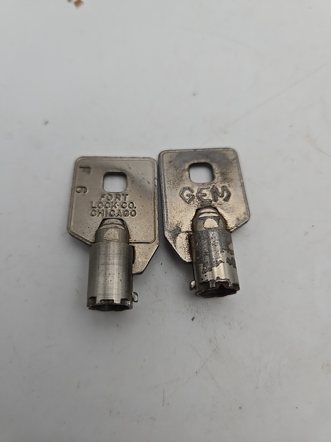 2pc Vintage Fort Lock Co. GEM Barrel Tubular Cam Lock Replacement Key F6 (5E4)