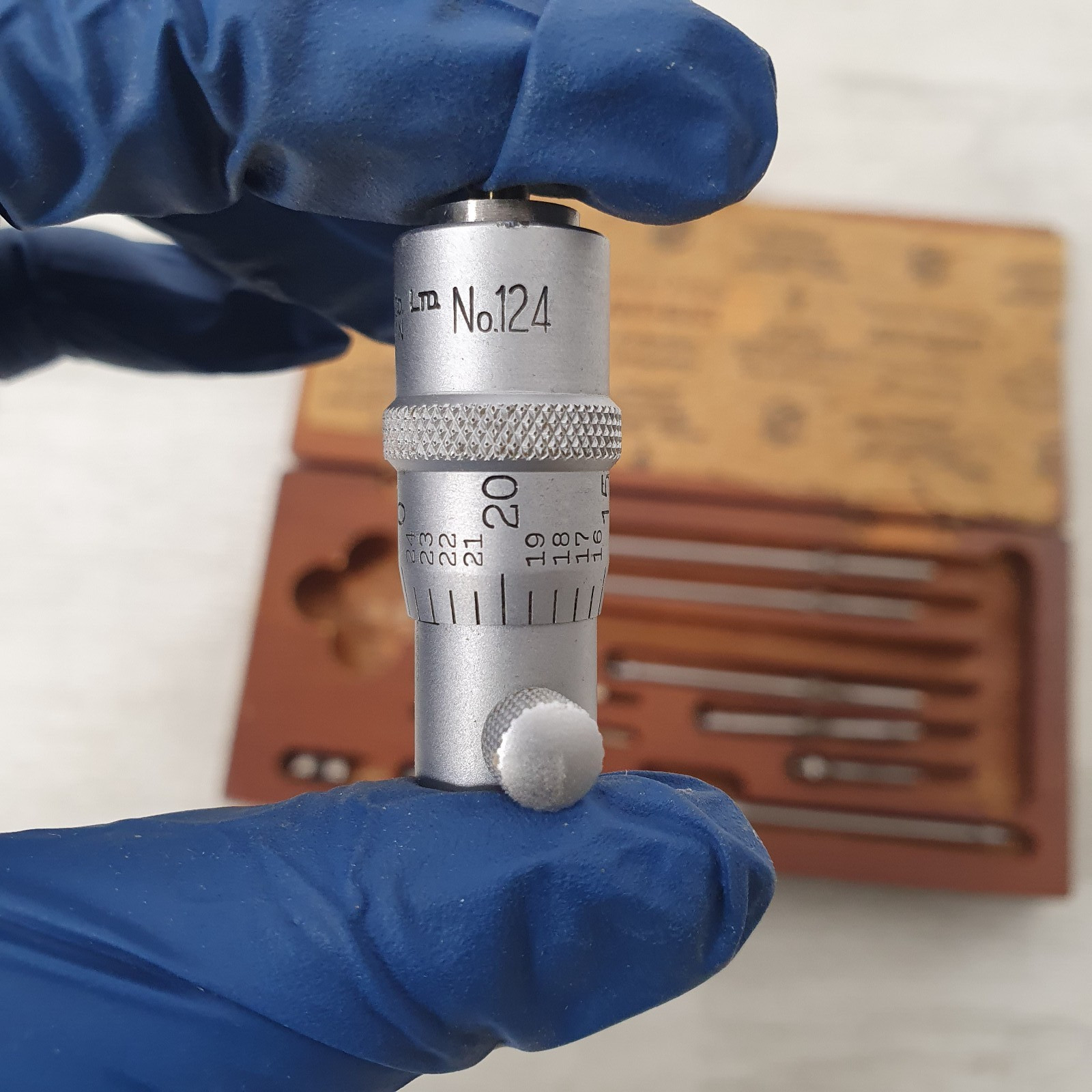 Vintage Starrett No. 124A 2″-8″ Inside Micrometer Set W/ Case – O16
