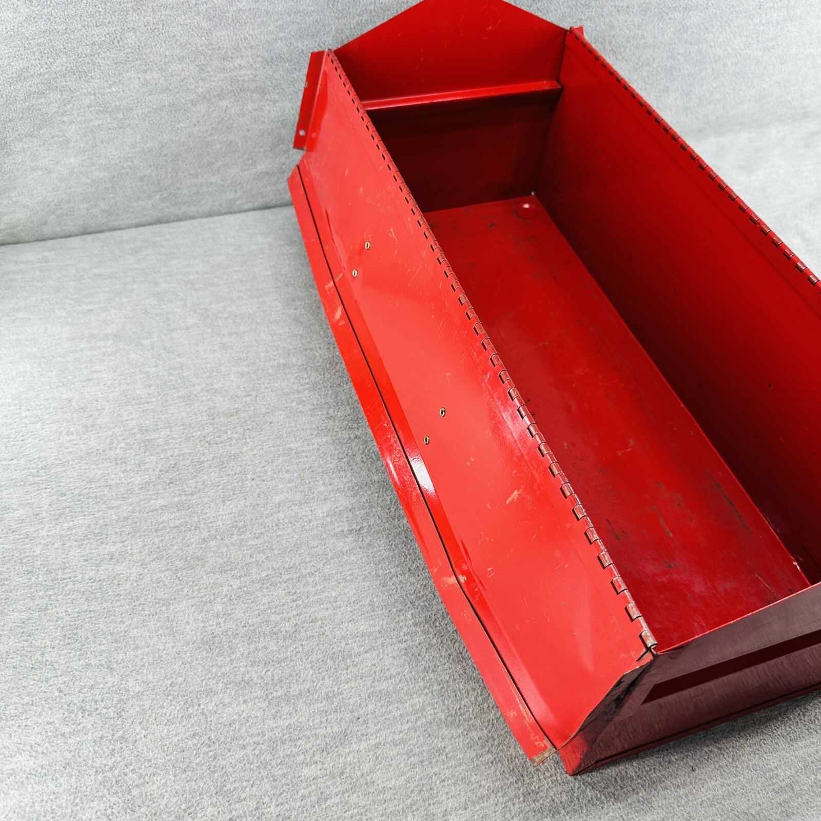 WATERLOO INDUSTRIES – Vintage Key to Quality Red Heavy Duty Tool Box