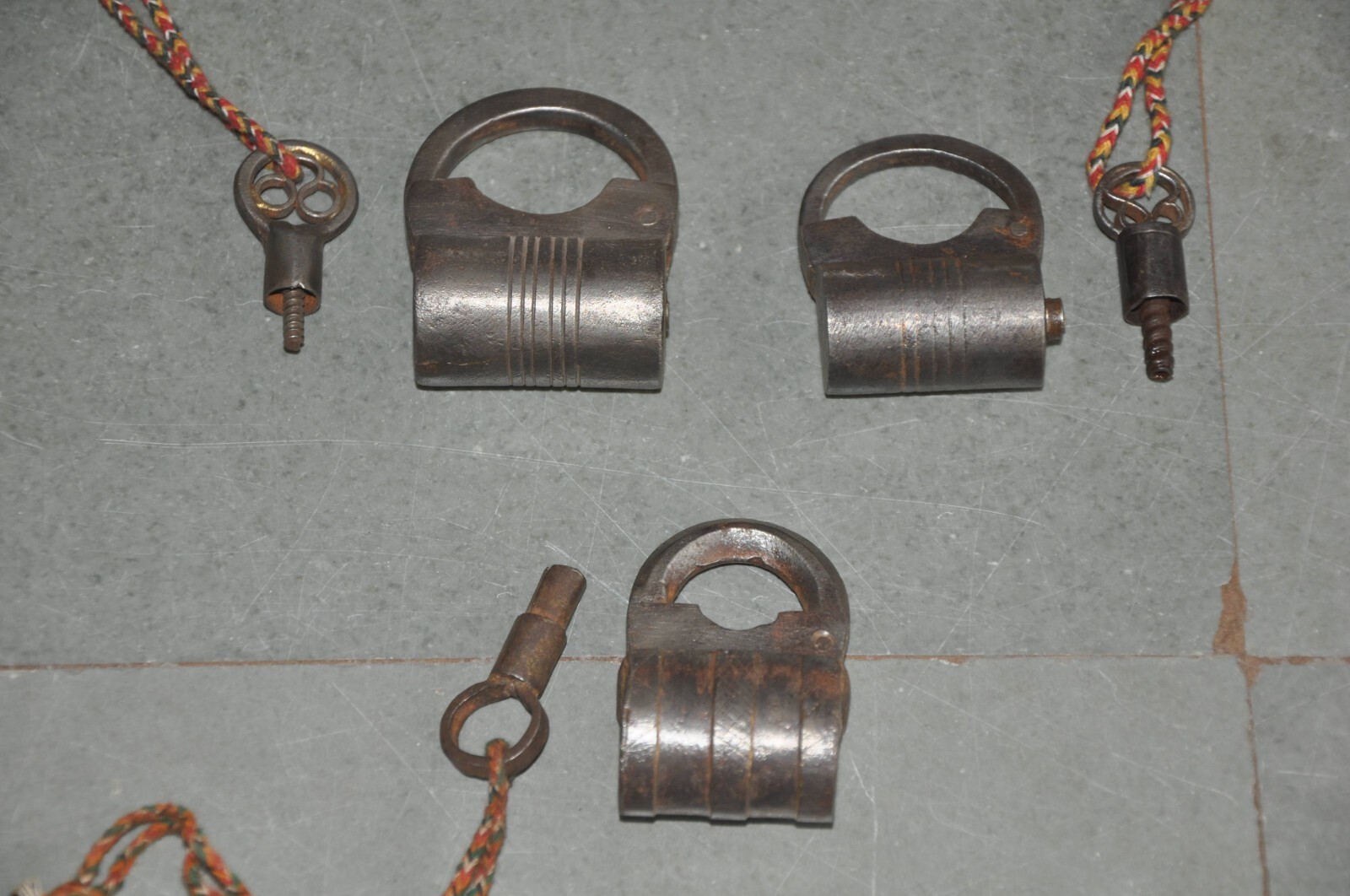 3 Pc Vintage Screw System Lines Engraved Iron Handcarfted Padlocks