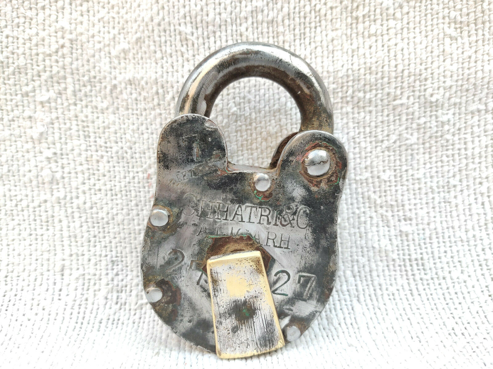 1950s Vintage 27 Aligarh 7 Levers Padlock Chhatri & C Iron 573 Grams PD177