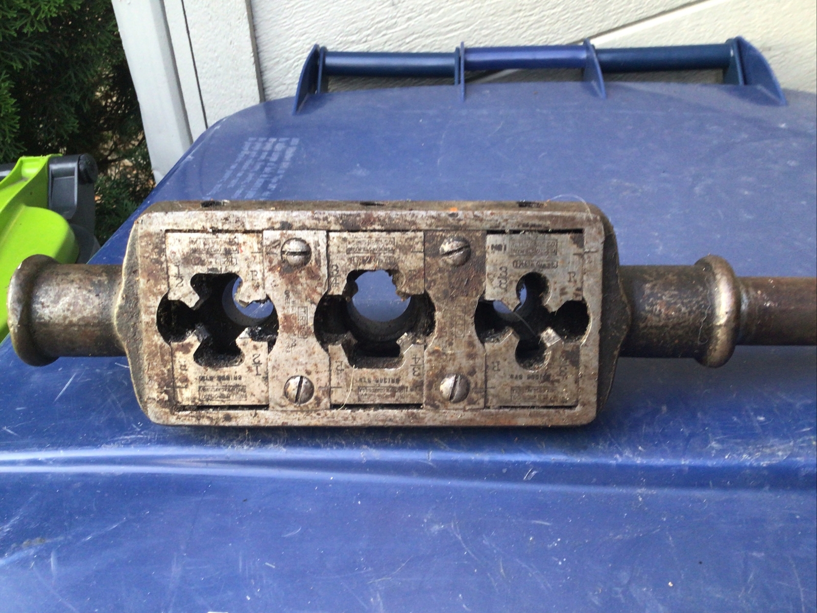 Antique Wells Brothers Trio Triple Pipe Threader – Complete with Dies