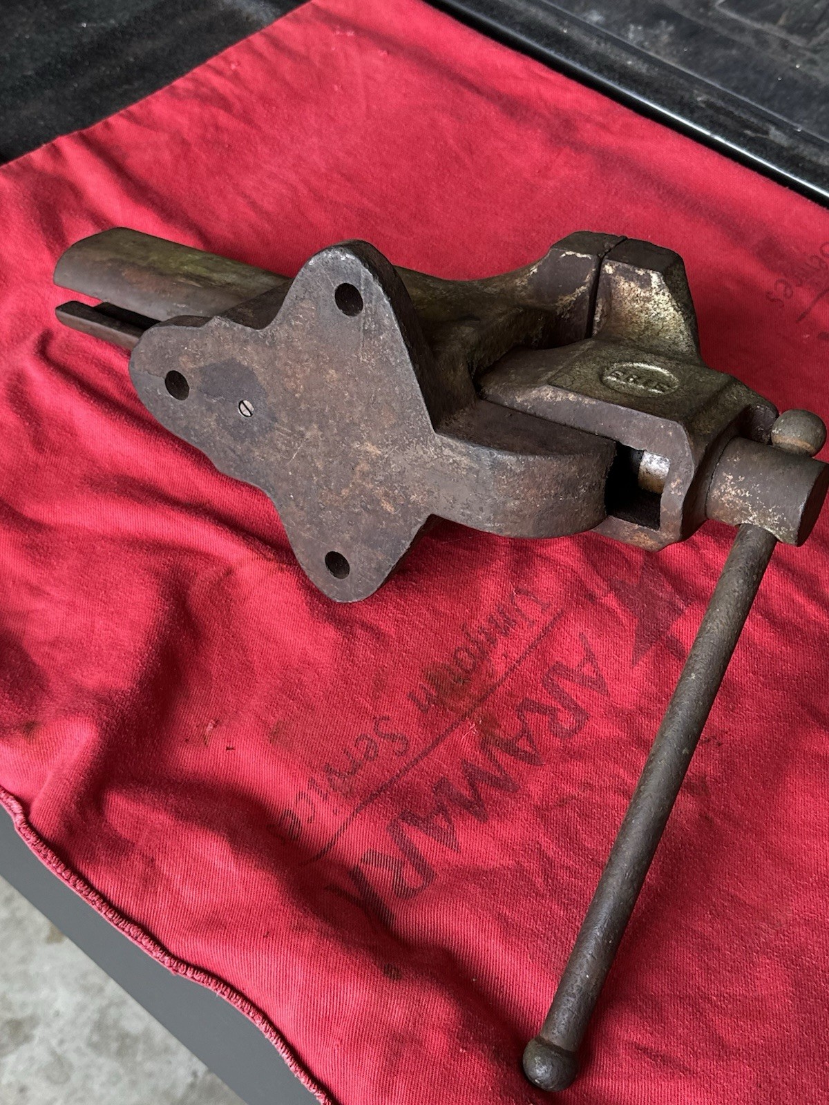 Vintage Erie Tool Works USA 4″ Fixed Base Bench Vise No 104 Erie Tool Works USA
