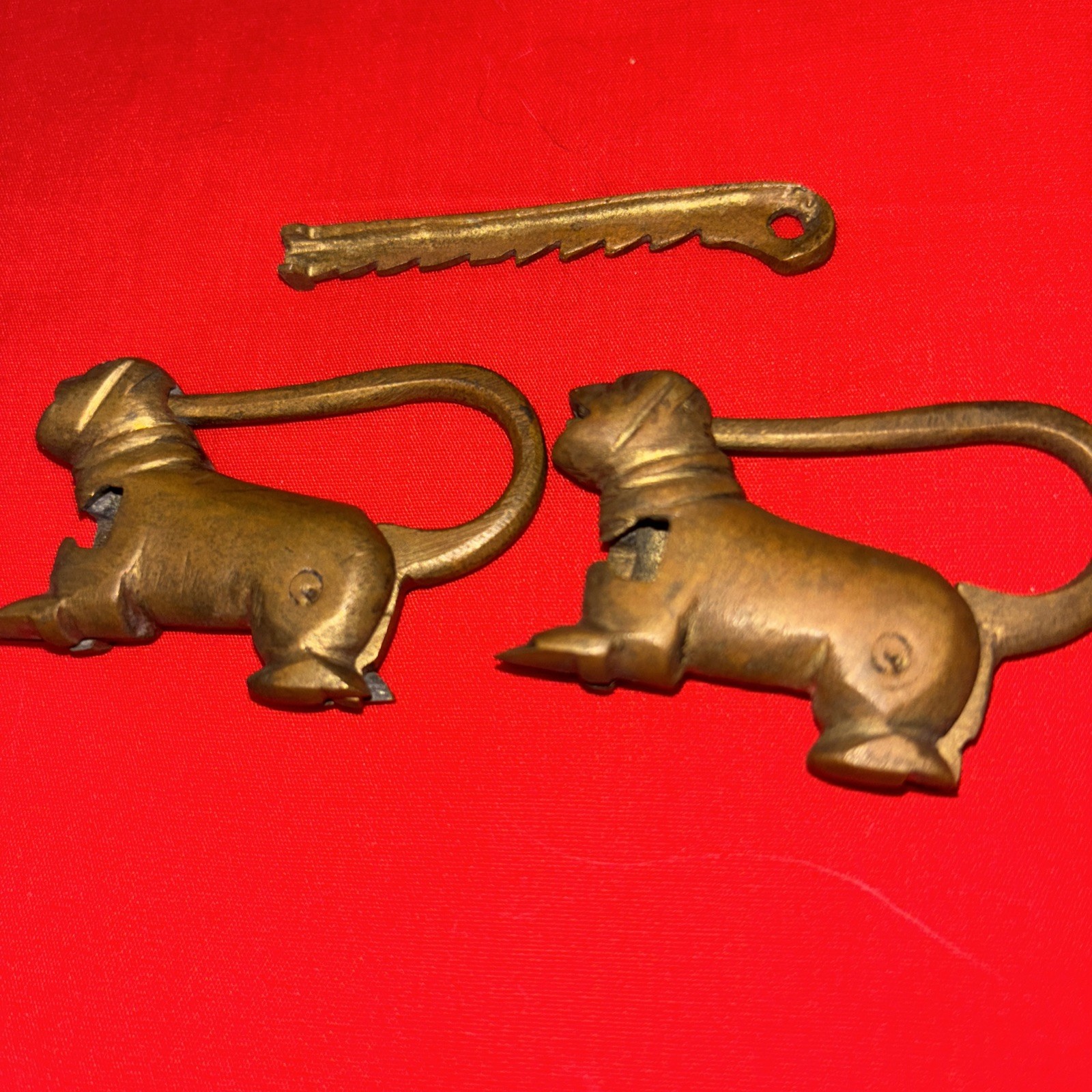Antique 2 c 1930 SOLID BRASS CHINESE LION or DOG 2″ Animals PUZZLE LOCK with KEY
