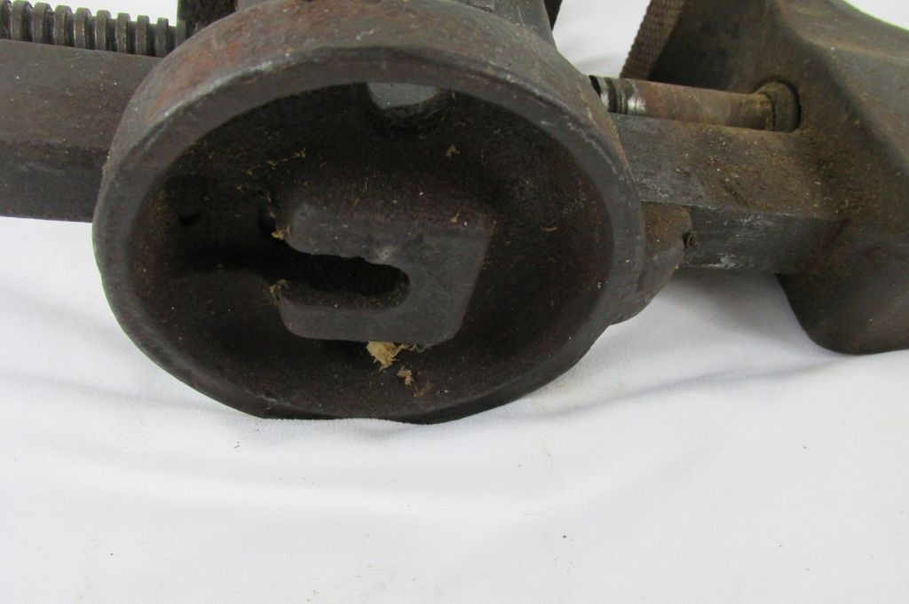 Vintage Yost MFG Co. No. 343 Bench Vise