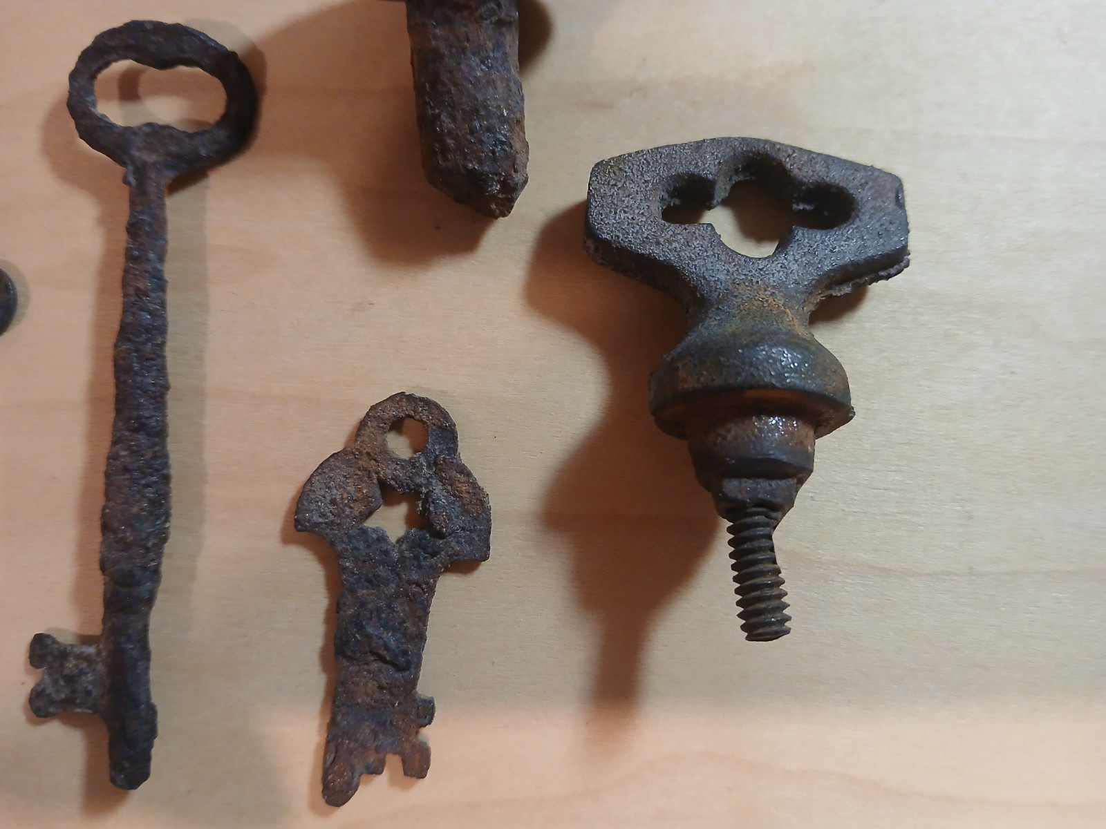 Lot of 5 Vintage Antique Skeleton Keys & Rusty Iron Hardware Steampunk Craft