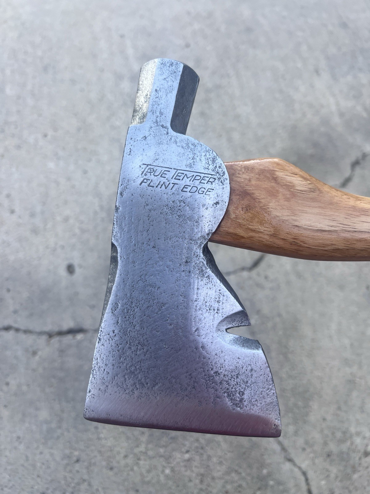 Bad-Axe Gentlemen’s Axe: True Temper Flint Edge Carpenter Axe w/ 12.5in Hickory