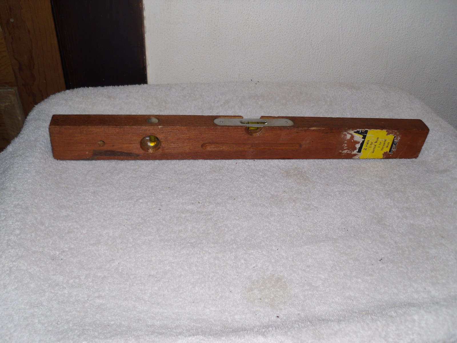 VINTAGE 2 VIALS WOODEN PLANE. 18″. TERRIFIC CONDITION. FOR USE OR HOME DECOR
