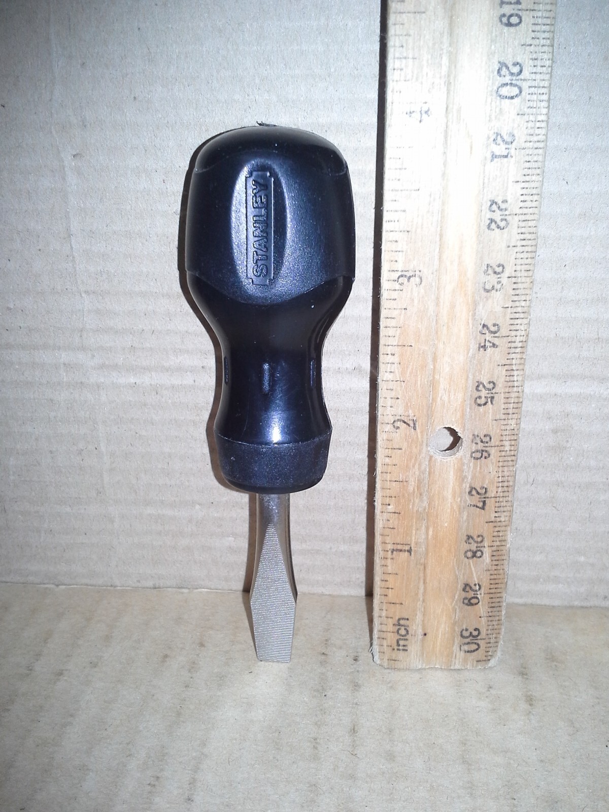 Vintage. Stanley Black Handle Magnetic Tip Stubby Flat/Slotted Screwdriver. VGC