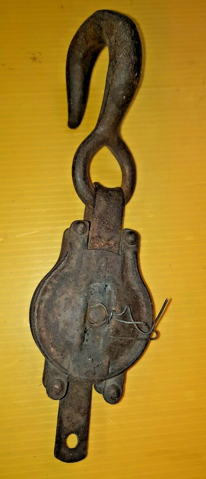 Antique Vintage Steel Pulley, Lift, 2-1/2″ X 5/8″, 1-1/4″ forged iron Hook (S1-2