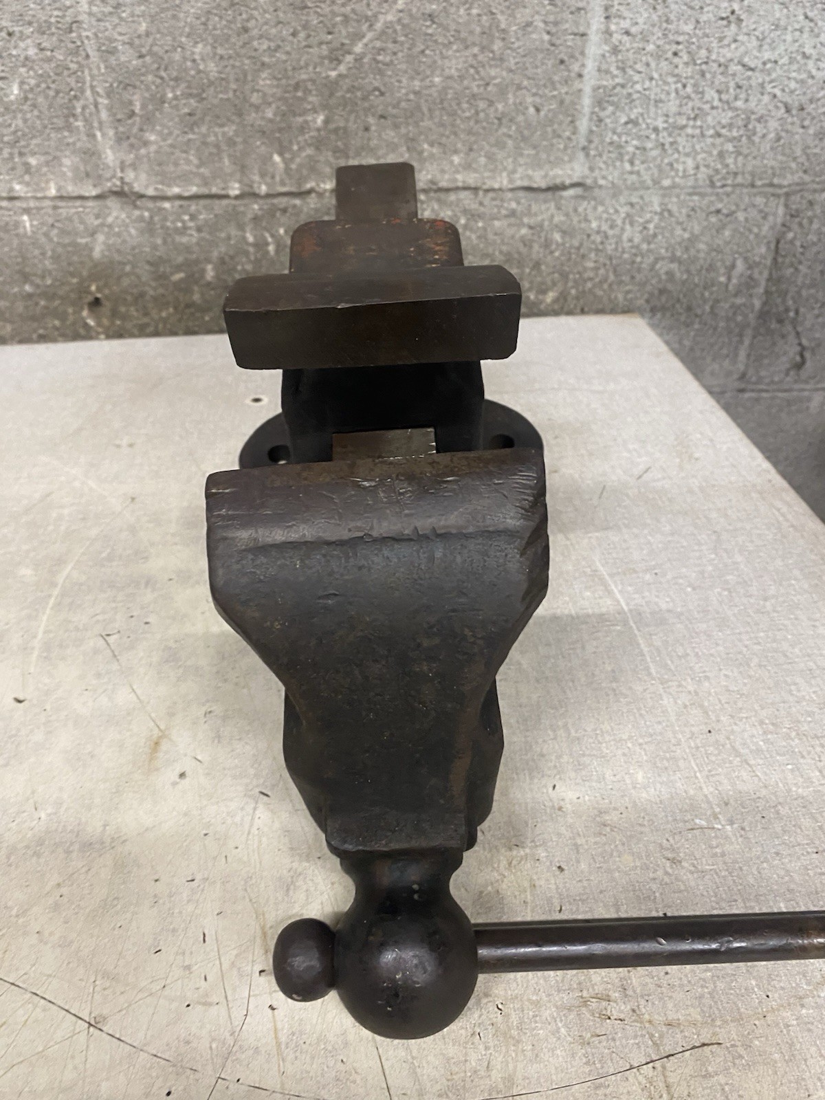 VINTAGE ATHOL 614 MACHINIST VISE CAST IRON, ATHOL MASS USA