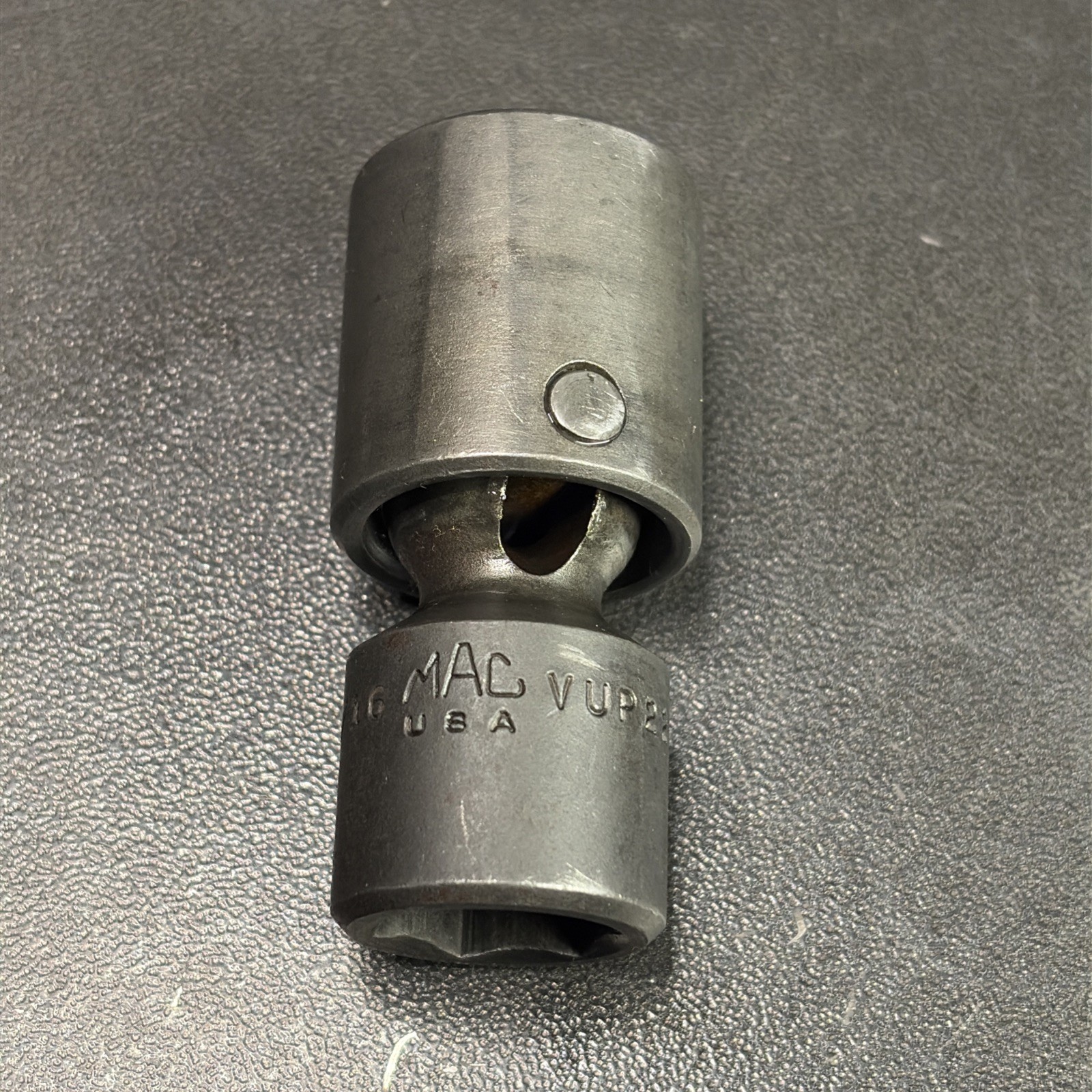 Mac Tools 1/2″ Drive 6-Point 11/16” Swivel Impact Socket VUP226