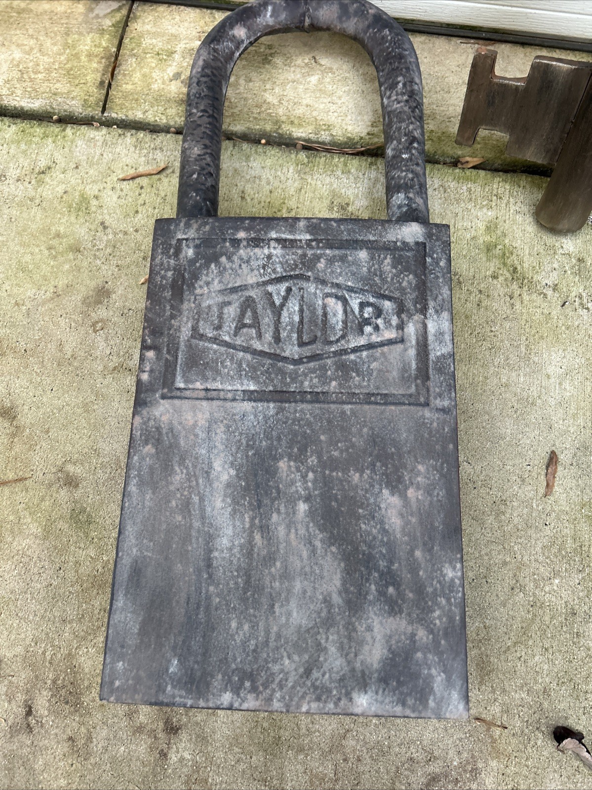 Taylor Lock & Key Vintage Americana Advertising promotional Store Display 34.5”