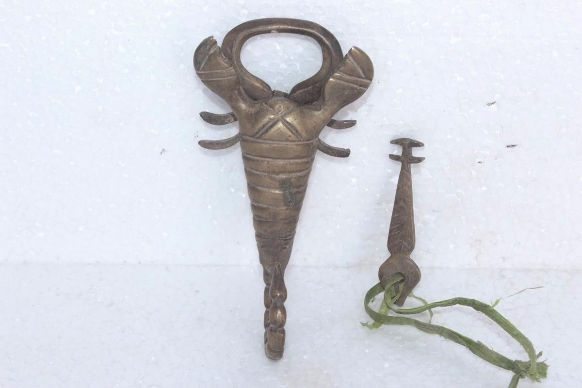 OLD VINTAGE BRASS LOCK WITH KEY SCORPIO SHAPE HOME DECOR COLLECTIBLE