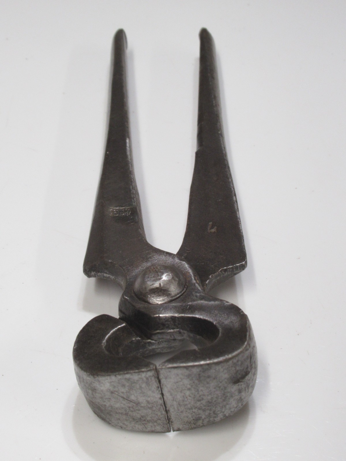 Stunning Vintage 7″ Carpenters Tower Pincers Train Carriage Logo