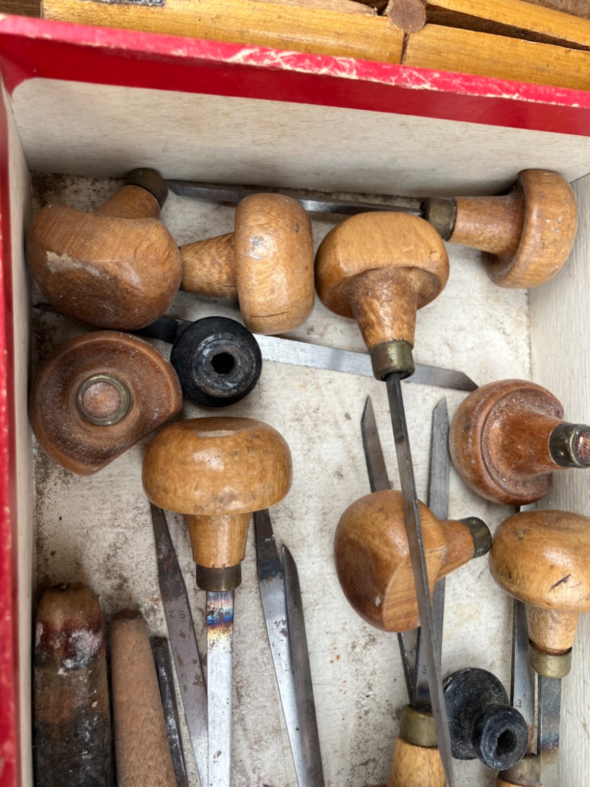 VTG BOX OF WOOD HAND CARVING ENGRAVING TOOLS CHISELS JEWELERS CLAMPS ESSLINGER